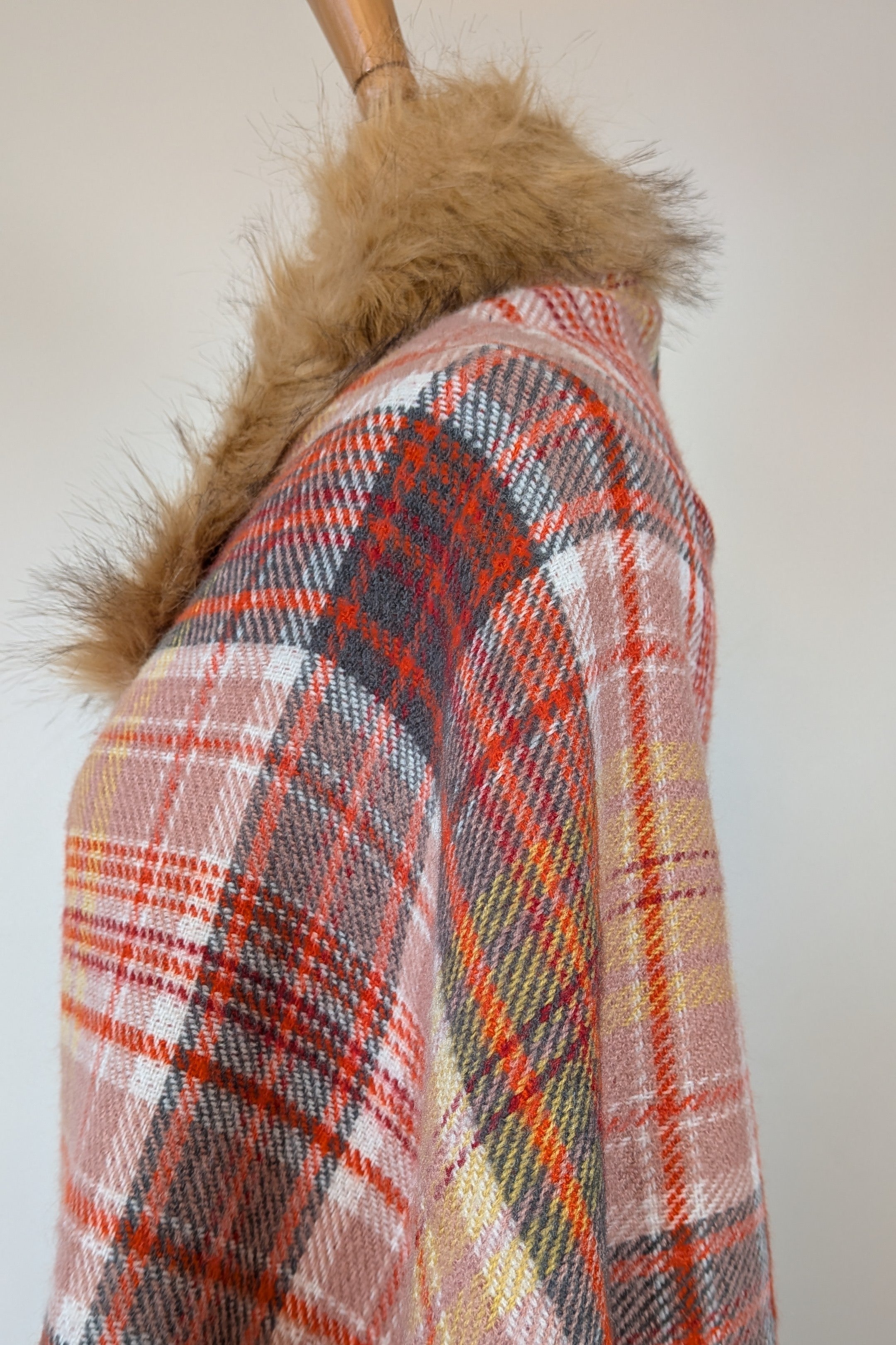 Plaid Faux Fur Collar Plaid Shawl Size S/M