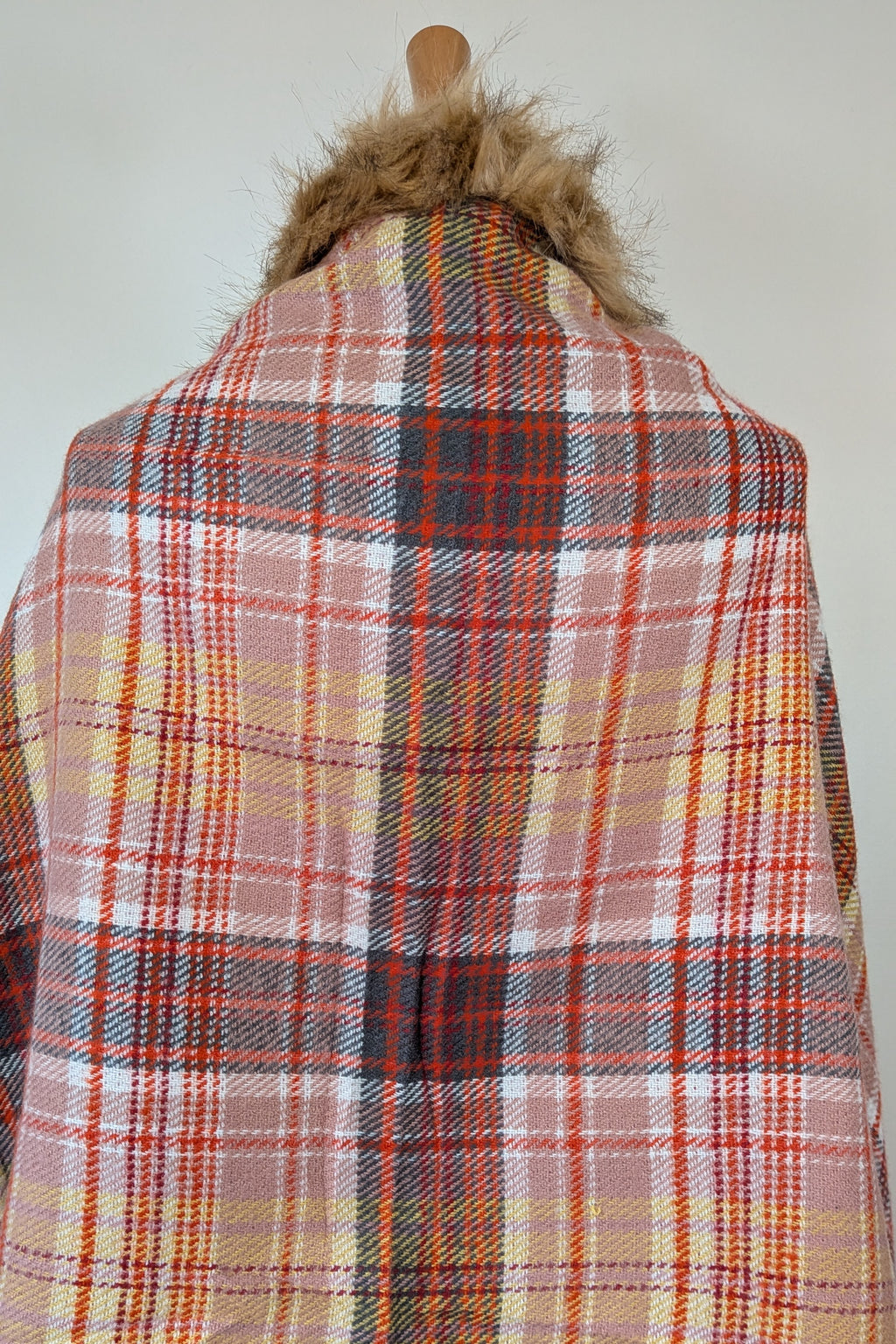 Plaid Faux Fur Collar Plaid Shawl Size S/M