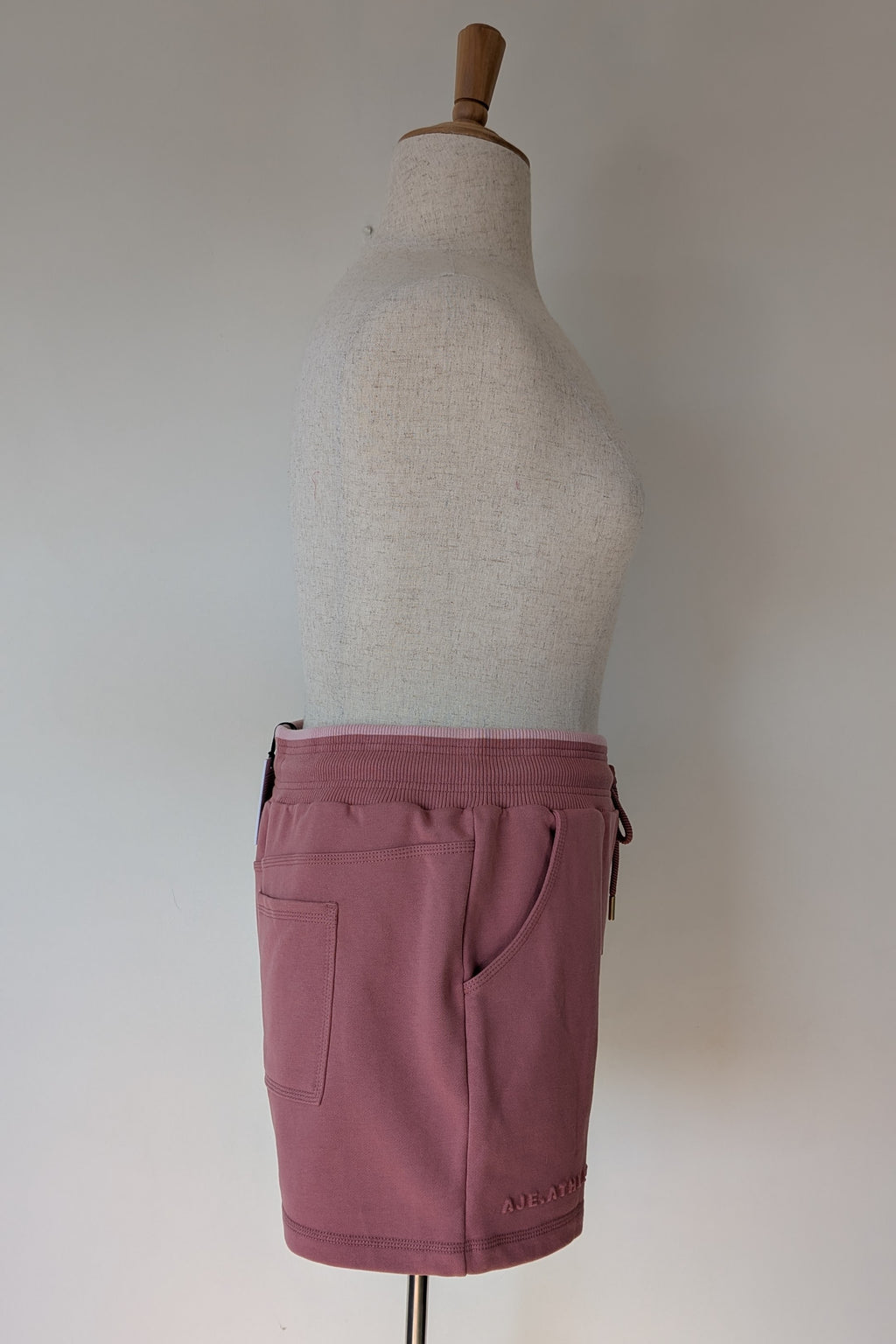Aje Athletica Signature Logo Sweat Shorts in Rose Quartz Size 16 BNWT RRP $115