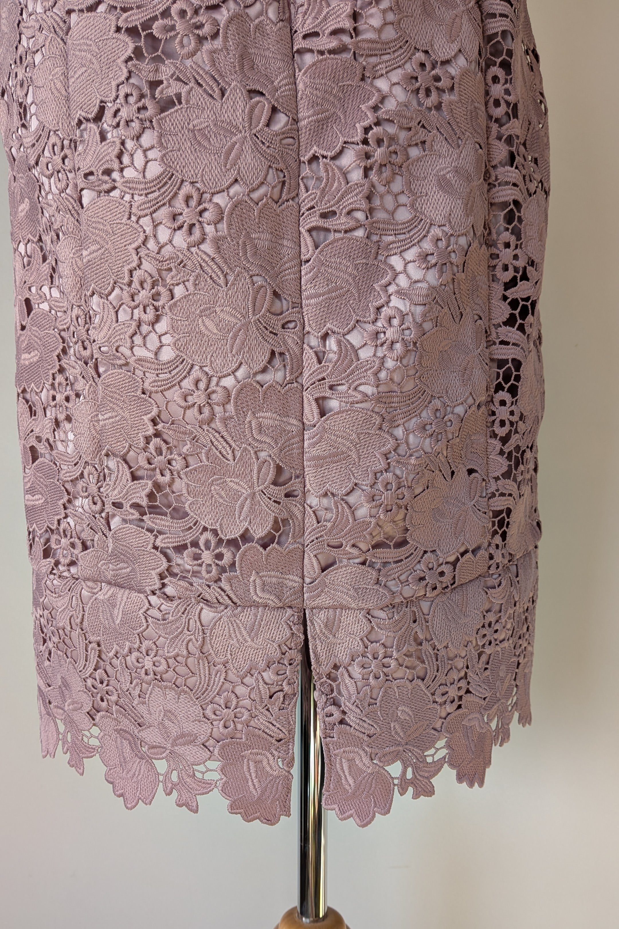 Review Dusty Pink Lace Dress Size 12