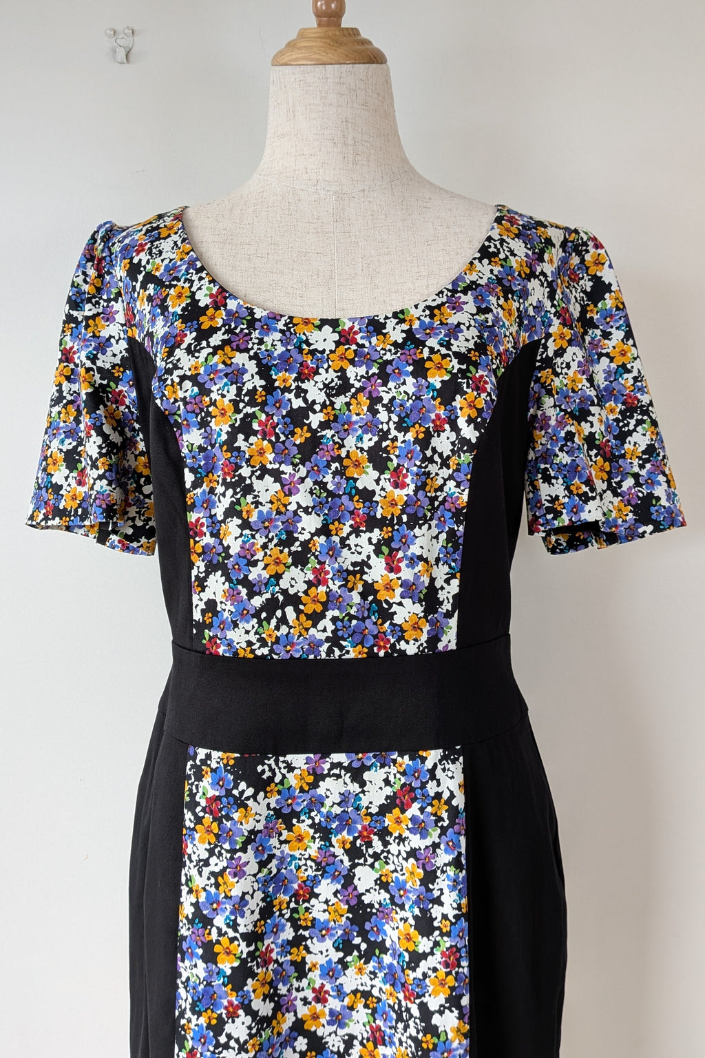 Review Ditsy Floral Print Contrast Panel Sheath Dress Size 14