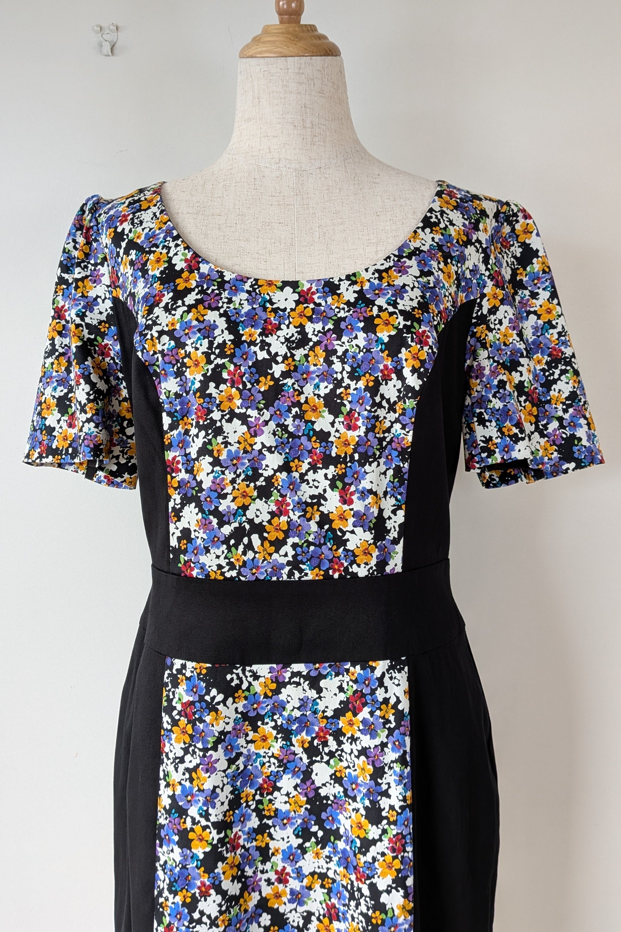 Review Ditsy Floral Print Contrast Panel Sheath Dress Size 14