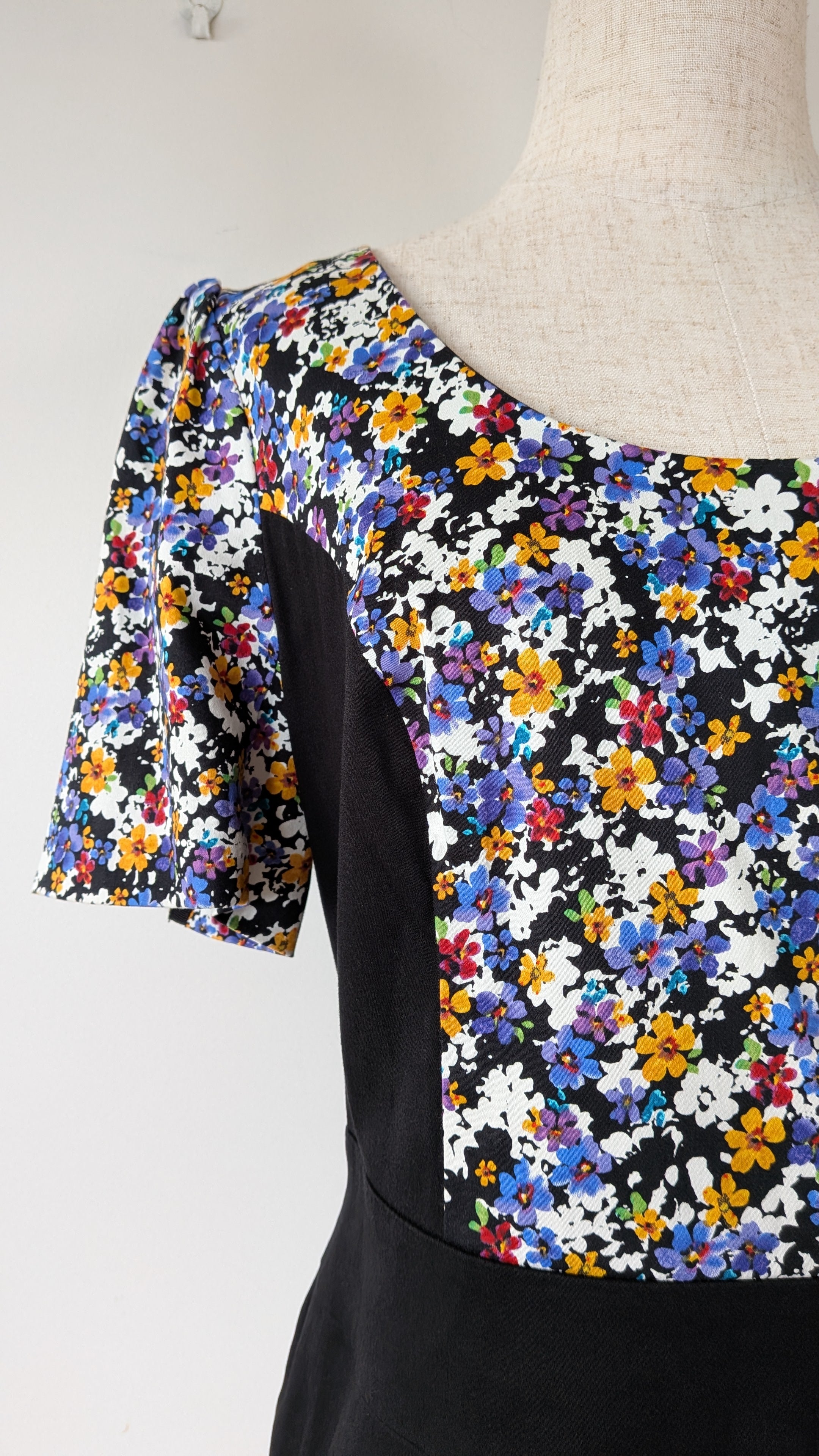 Review Ditsy Floral Print Contrast Panel Sheath Dress Size 14