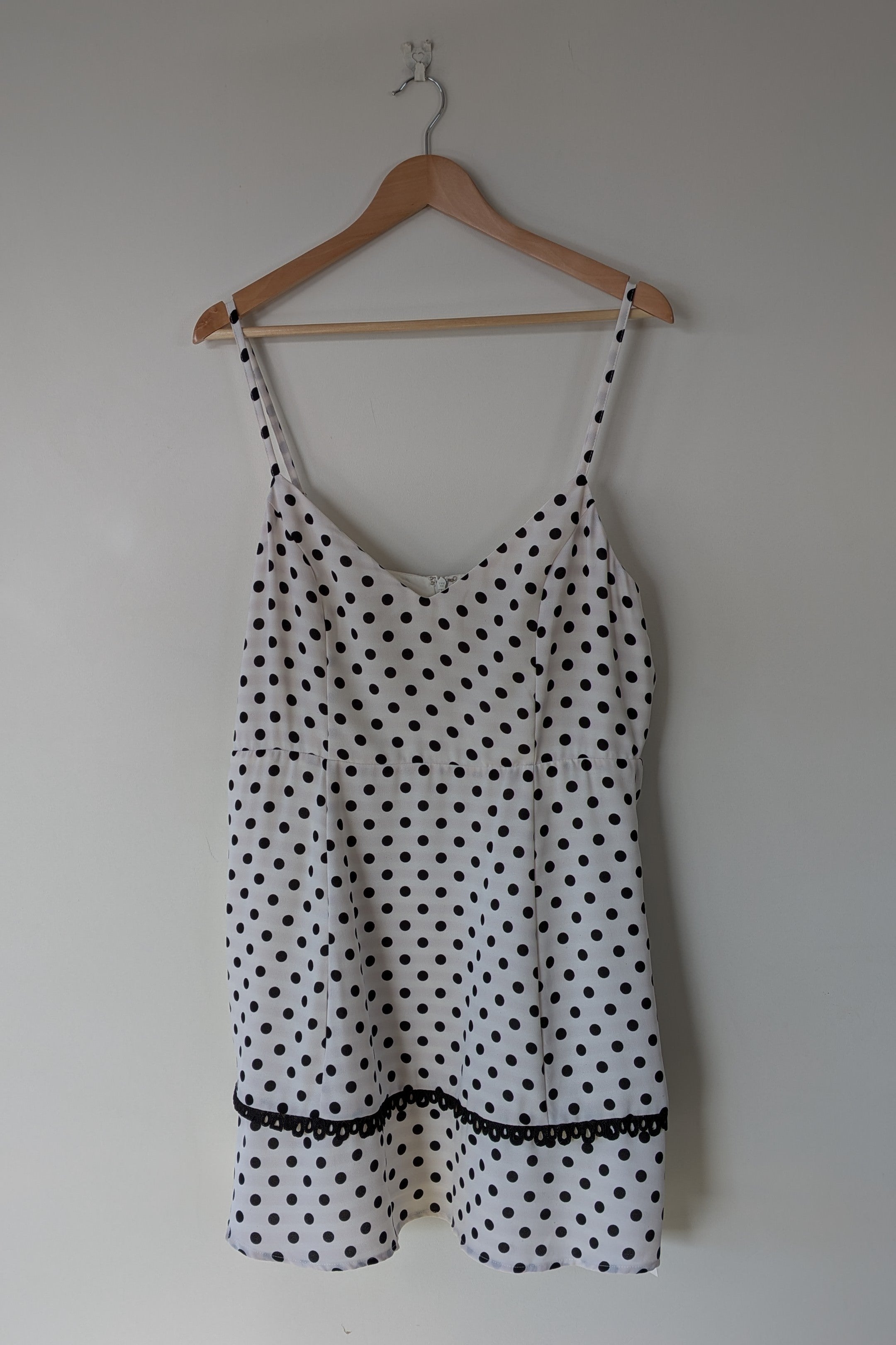 Calli Evie Mini Dress in White Polka Dot Size 18 BNWT RRP $109