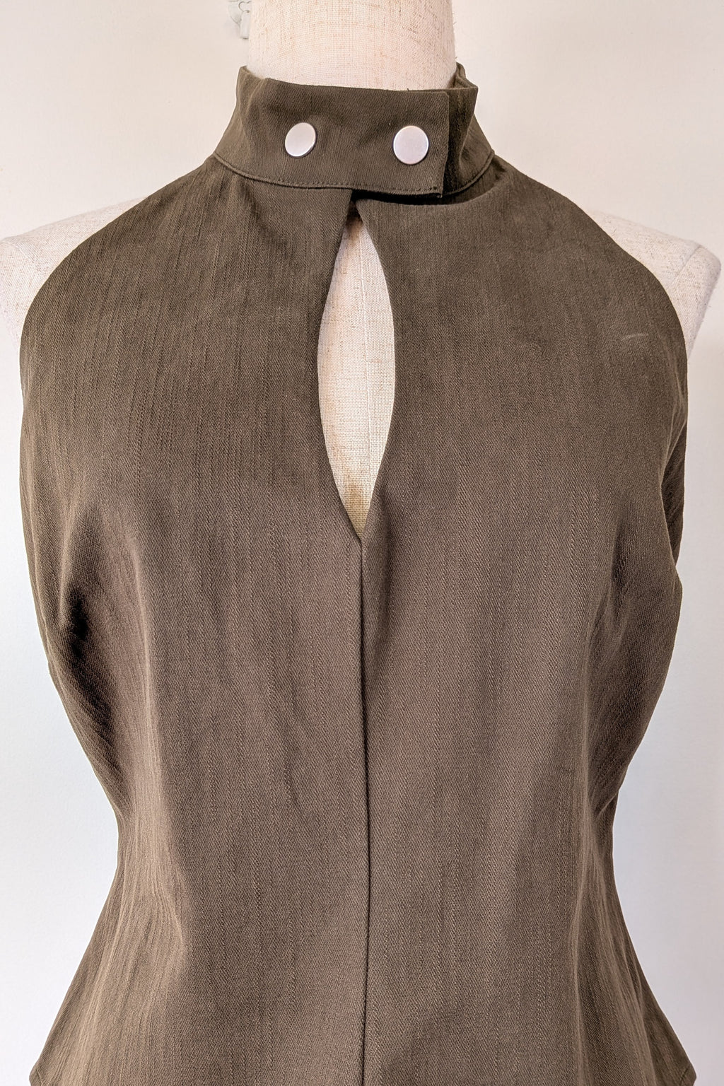Glassons Mossy Wood Halter Top Size 10 BNWT RRP $39.99