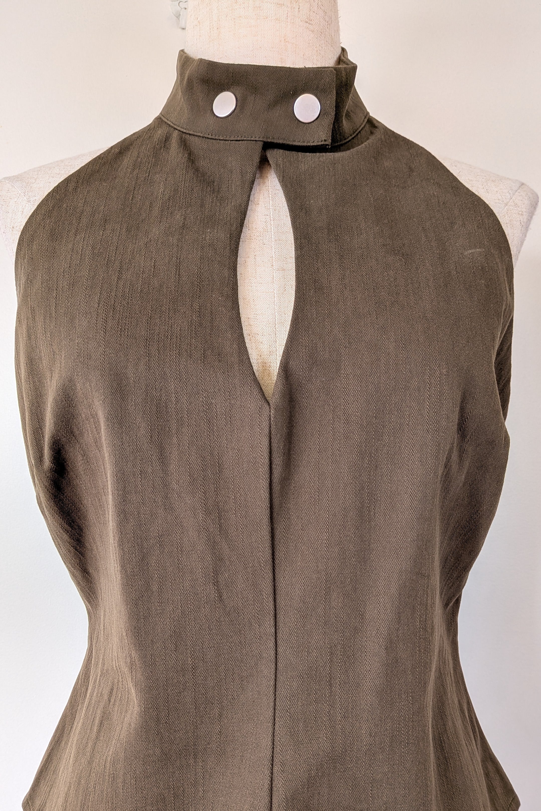 Glassons Mossy Wood Halter Top Size 10 BNWT RRP $39.99