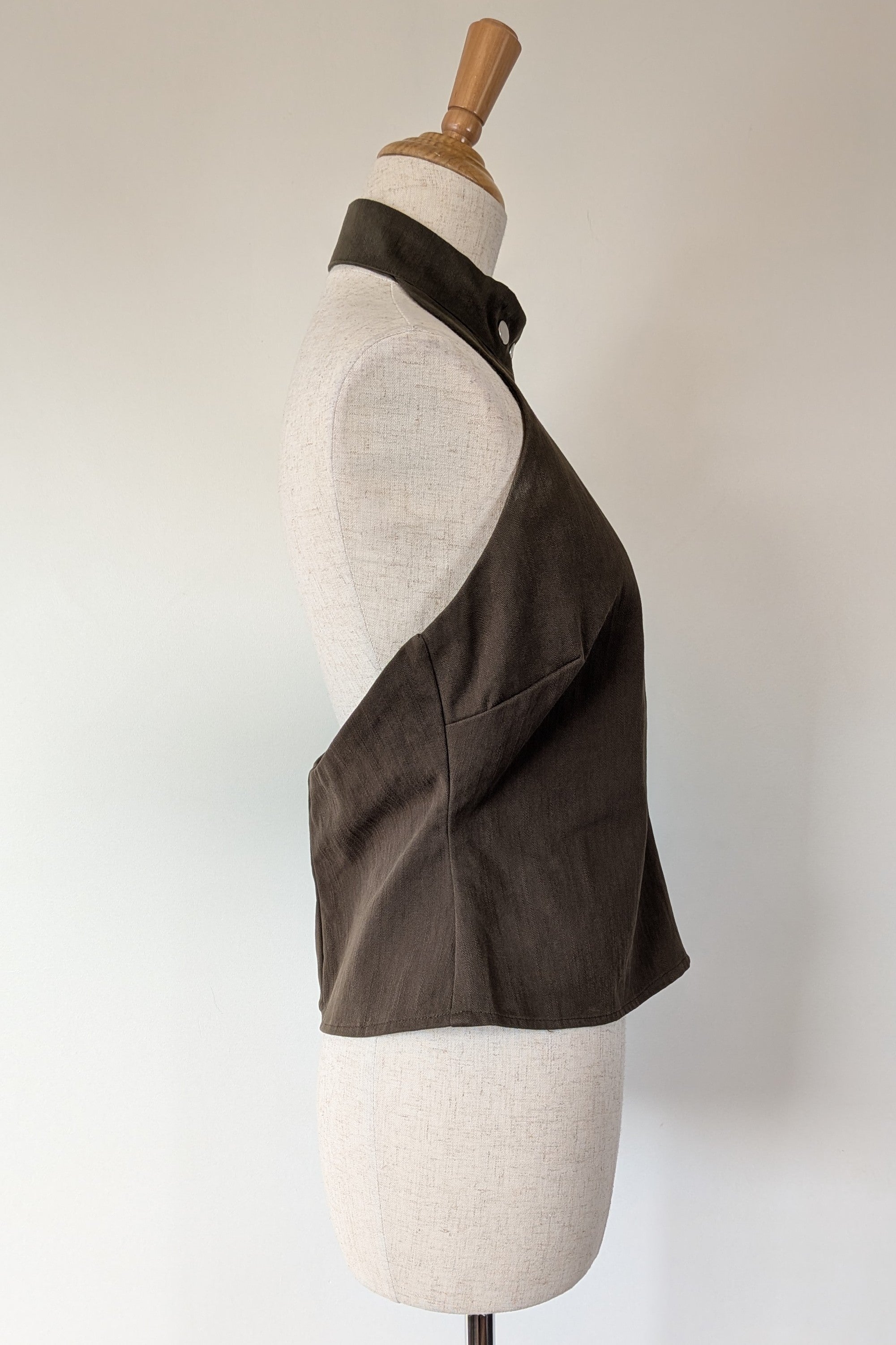 Glassons Mossy Wood Halter Top Size 10 BNWT RRP $39.99