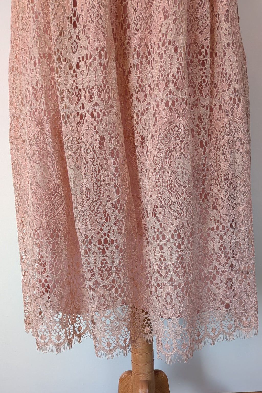 ASOS Lace Midi Dress with Pinny Bodice in Soft Blush Size 18 BNWT RRP $145