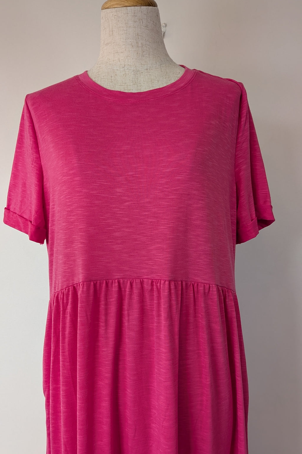 Jövie the Label Sienna Tiered Midi Dress in Fuchsia Pink Size 14 BNWT RRP $99.95