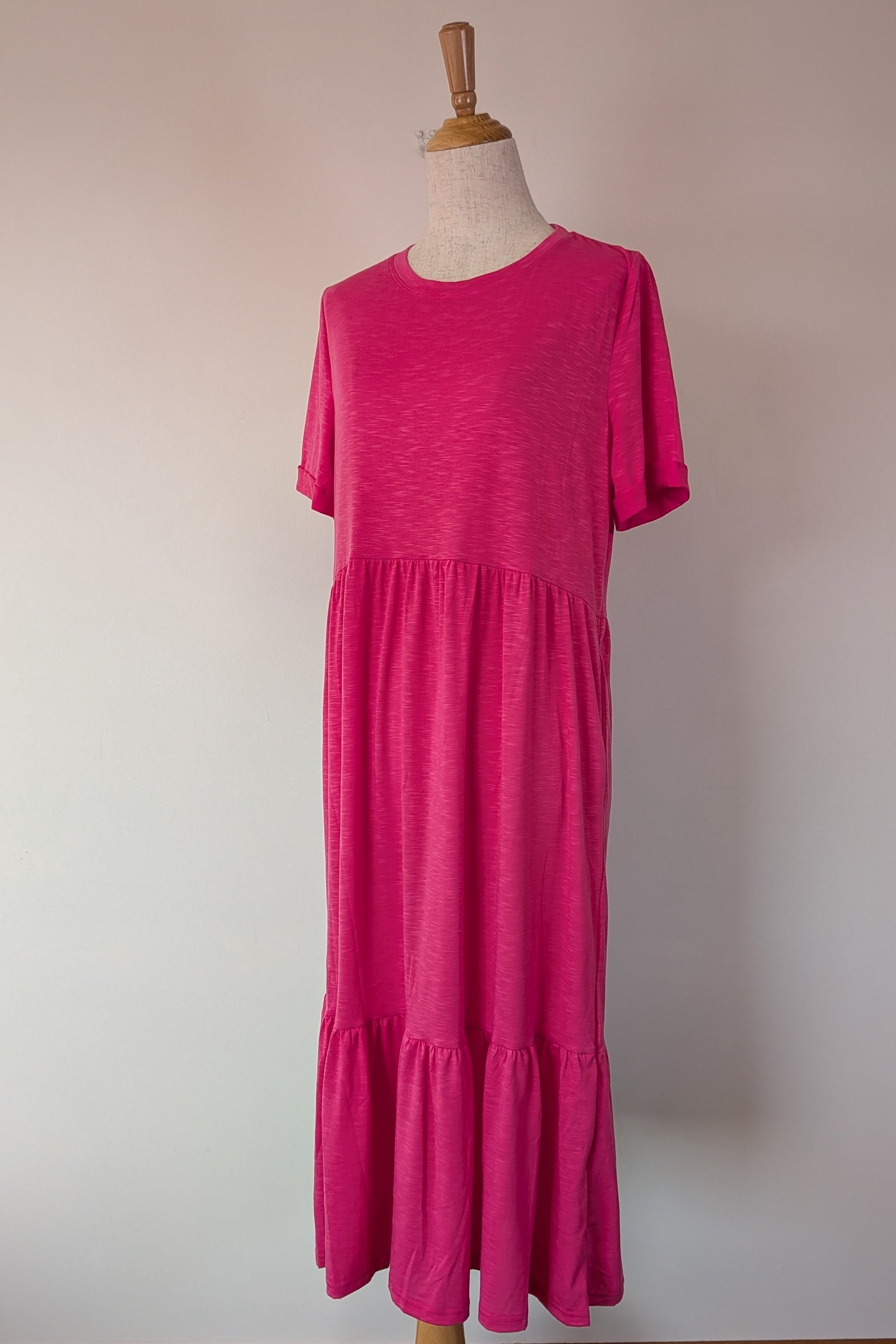 Jövie the Label Sienna Tiered Midi Dress in Fuchsia Pink Size 14 BNWT RRP $99.95