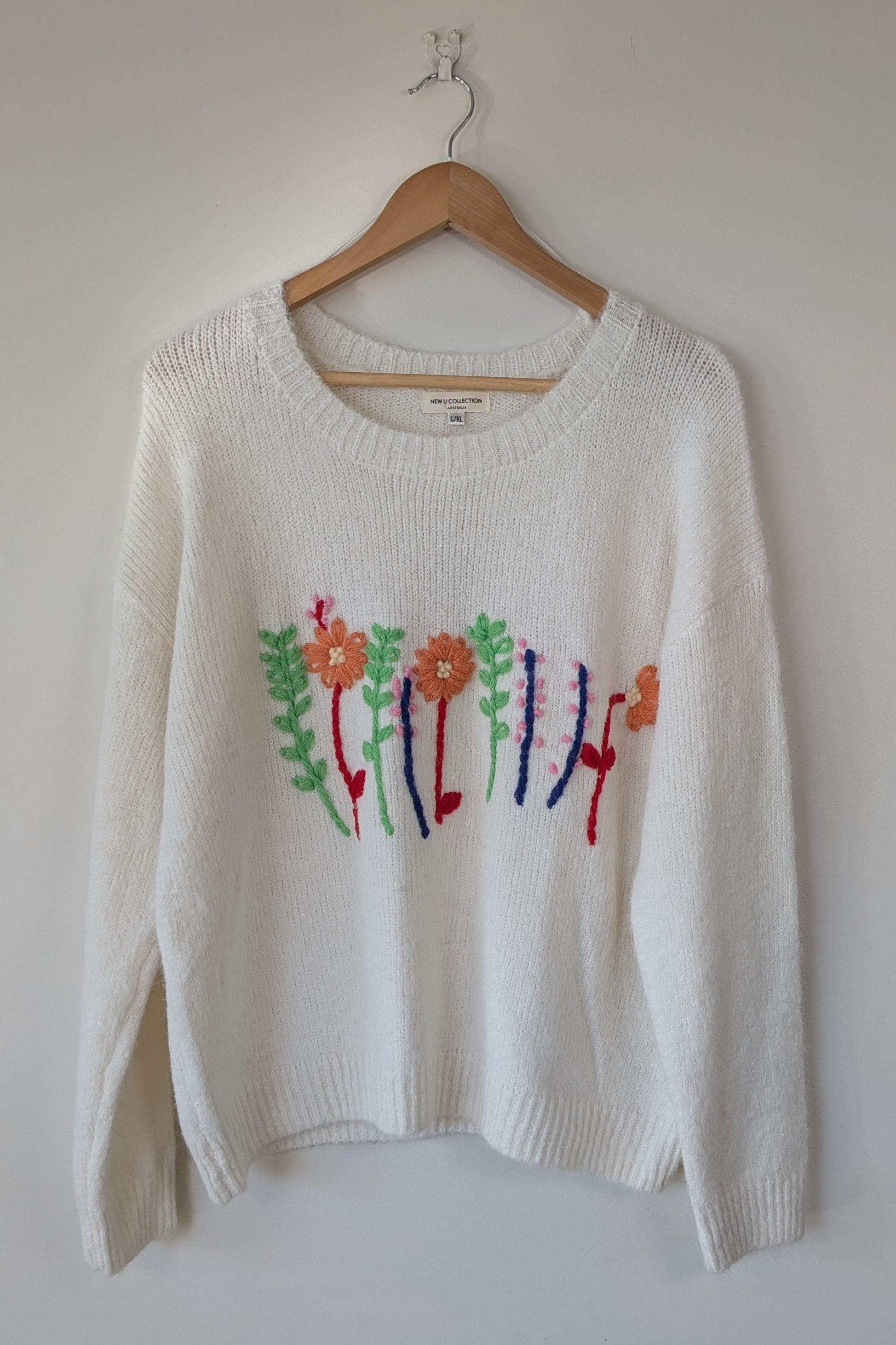 New U Collection Wildflower Embroidered Wool Blend Jumper Size L/XL
