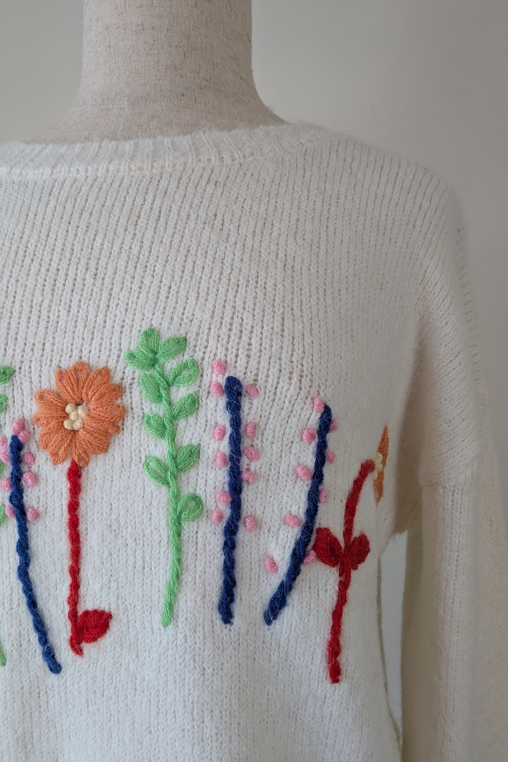 New U Collection Wildflower Embroidered Wool Blend Jumper Size L/XL