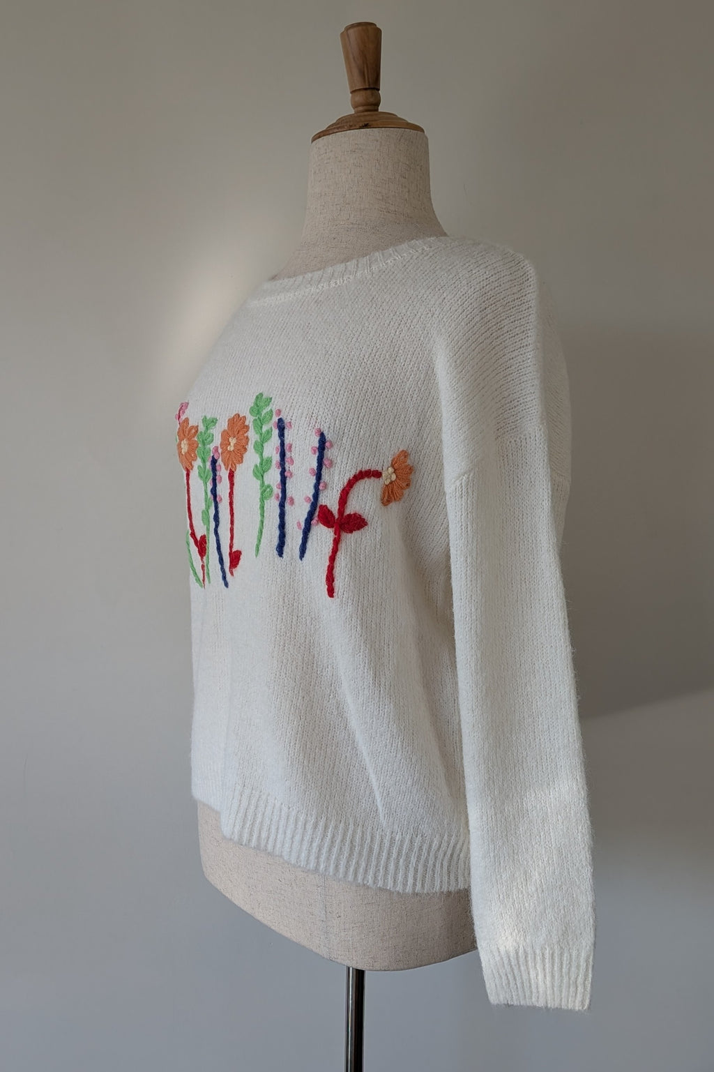 New U Collection Wildflower Embroidered Wool Blend Jumper Size L/XL