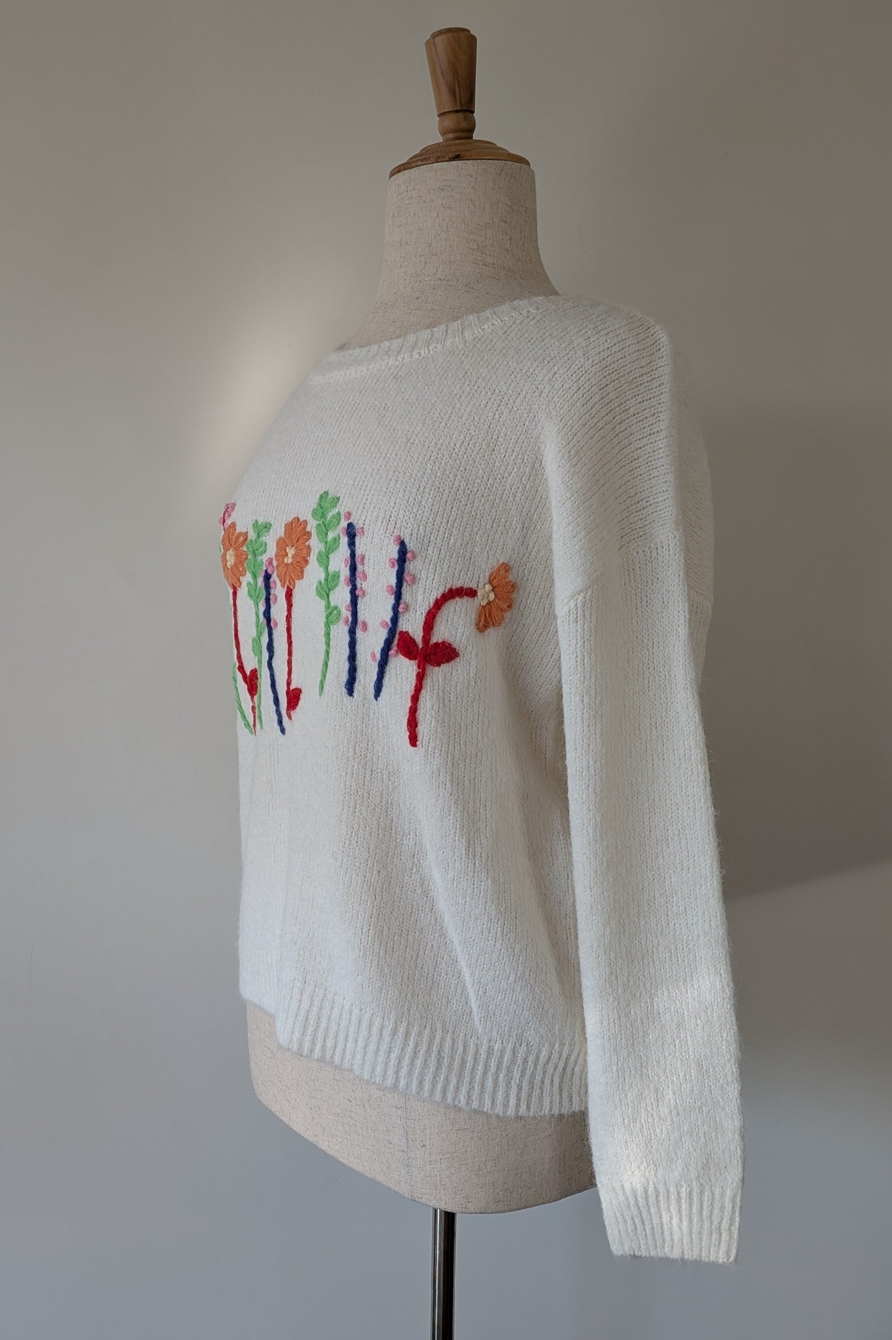 New U Collection Wildflower Embroidered Wool Blend Jumper Size L/XL