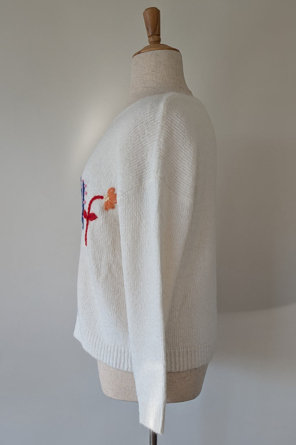New U Collection Wildflower Embroidered Wool Blend Jumper Size L/XL