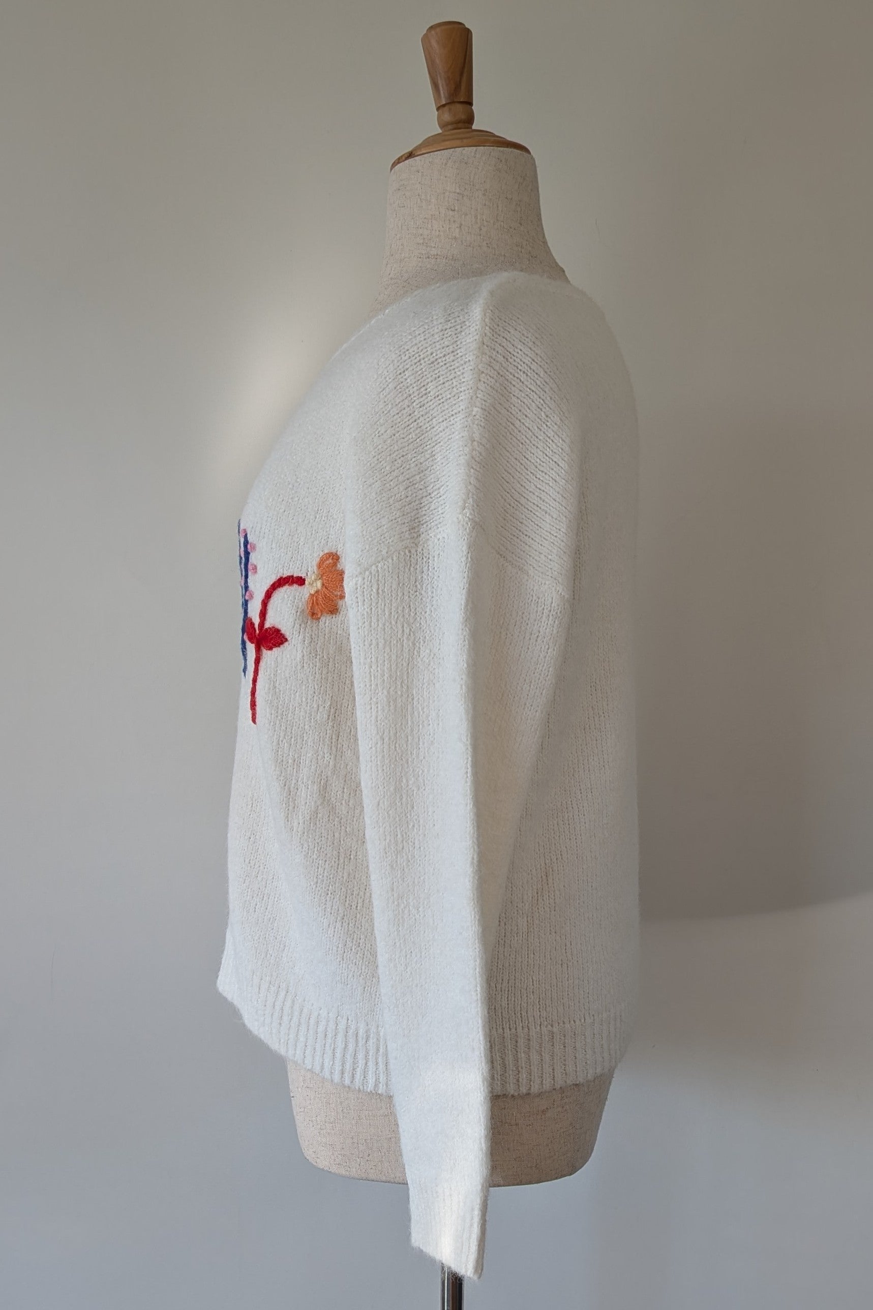 New U Collection Wildflower Embroidered Wool Blend Jumper Size L/XL
