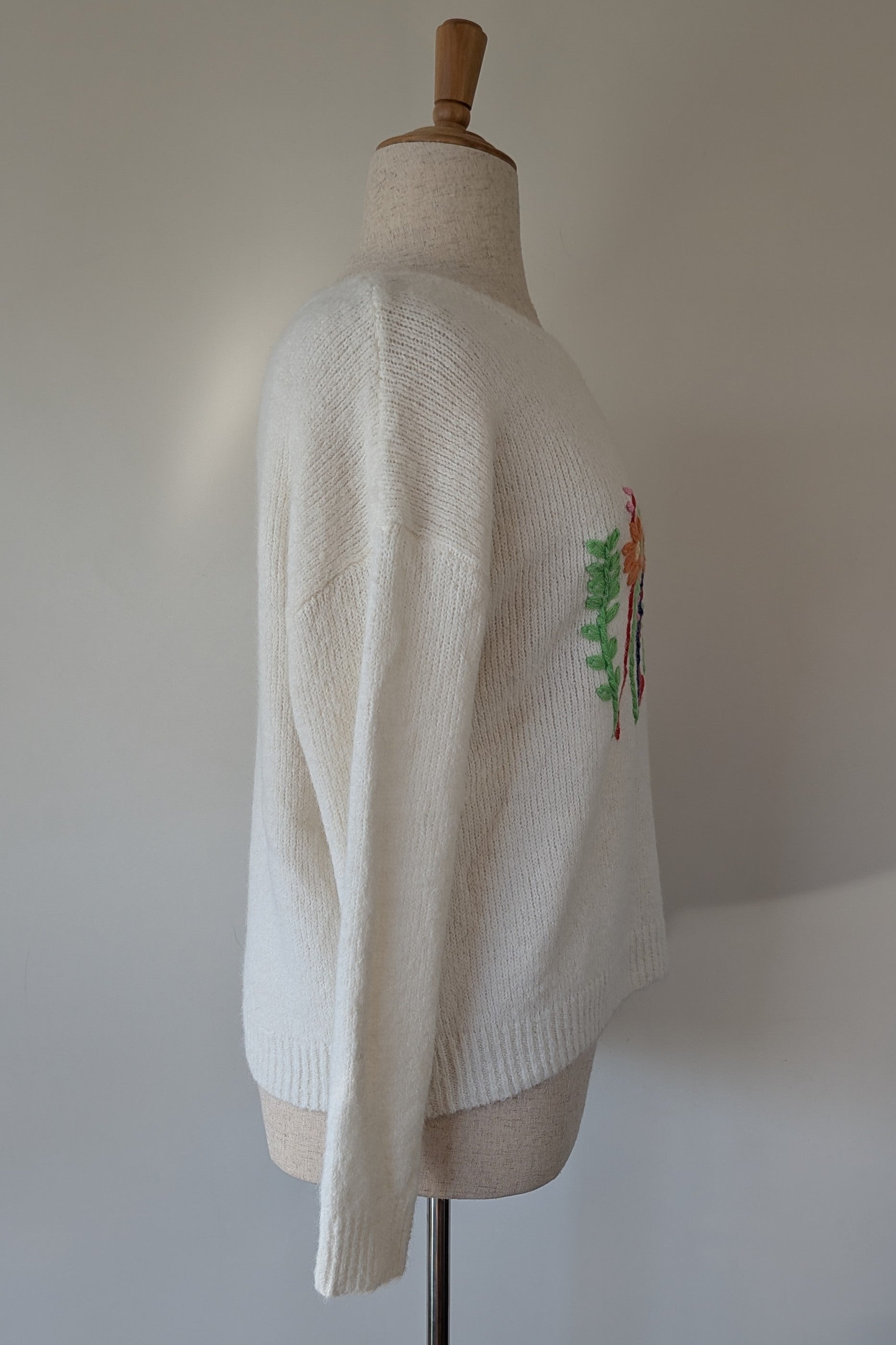 New U Collection Wildflower Embroidered Wool Blend Jumper Size L/XL