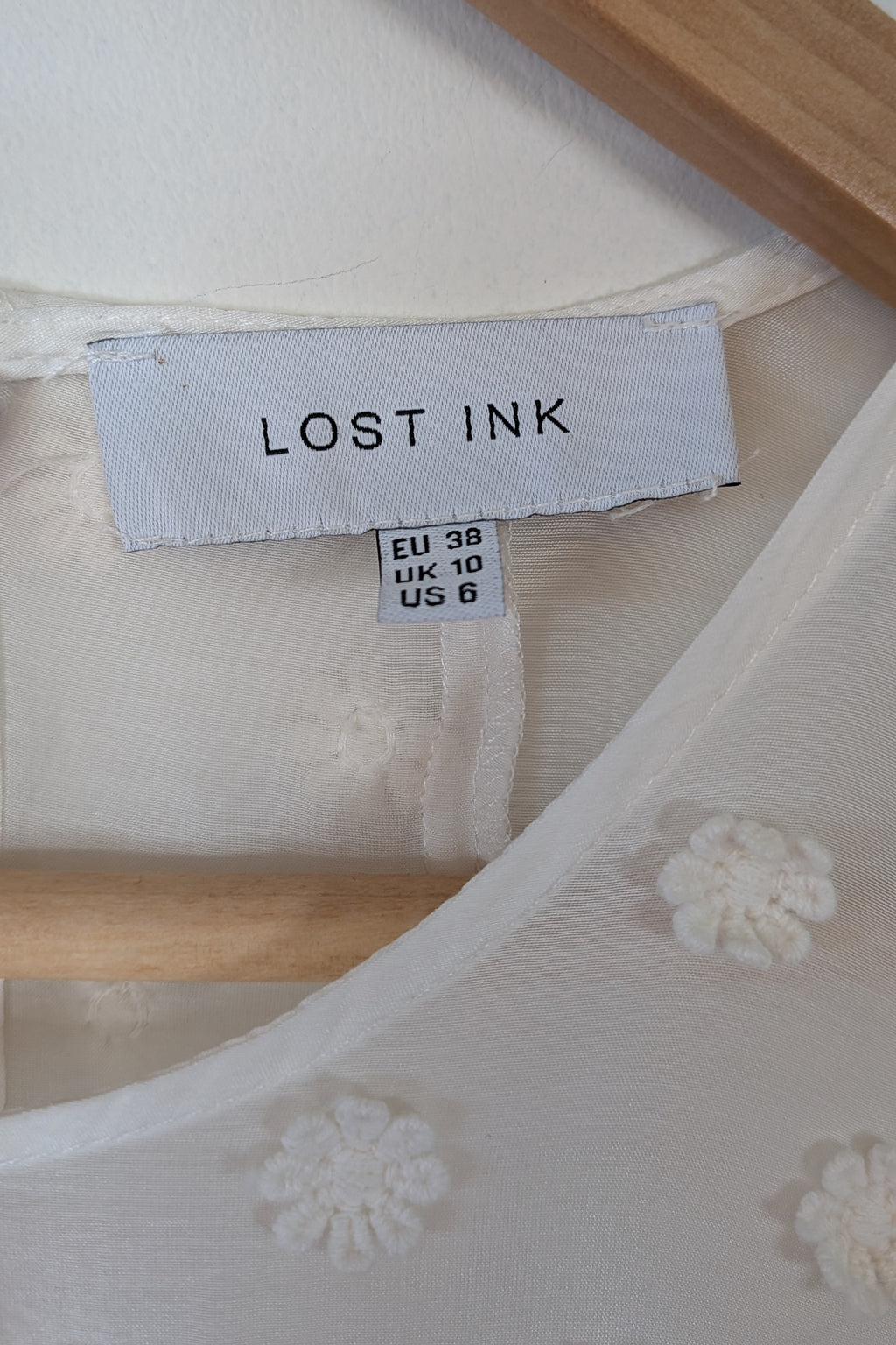 Lost Ink White Cold Shoulder Ruffle Dress with Daisy Mesh Embroidery Size 10
