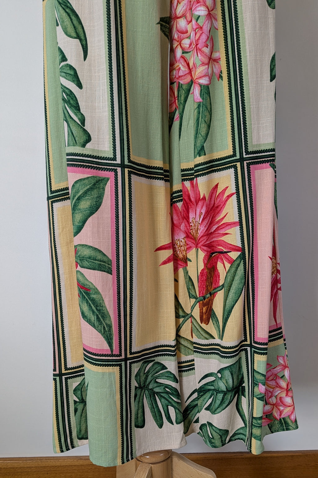 White Closet Paradise Pant Size 8 BNWT RRP $79.95