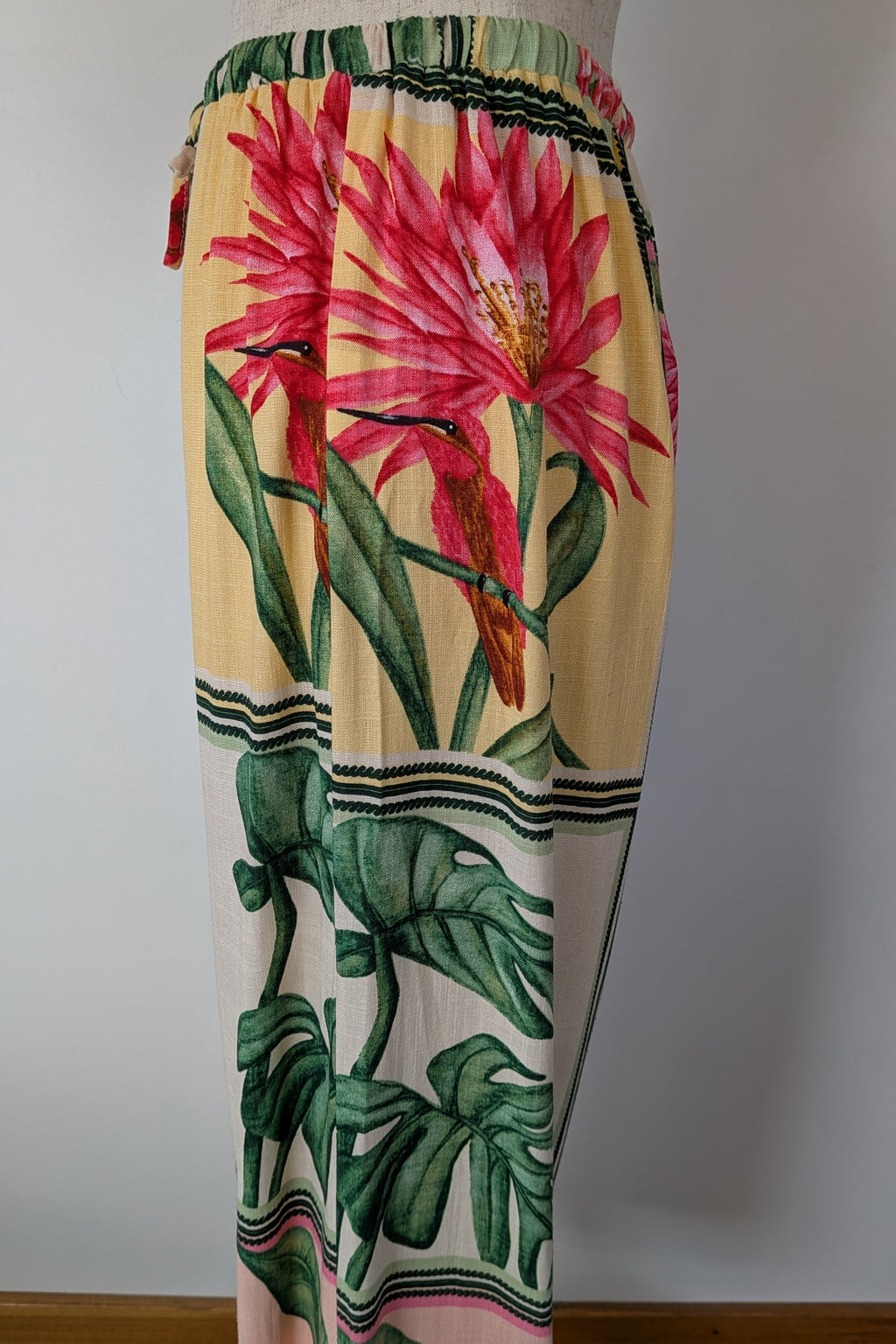 White Closet Paradise Pant Size 8 BNWT RRP $79.95