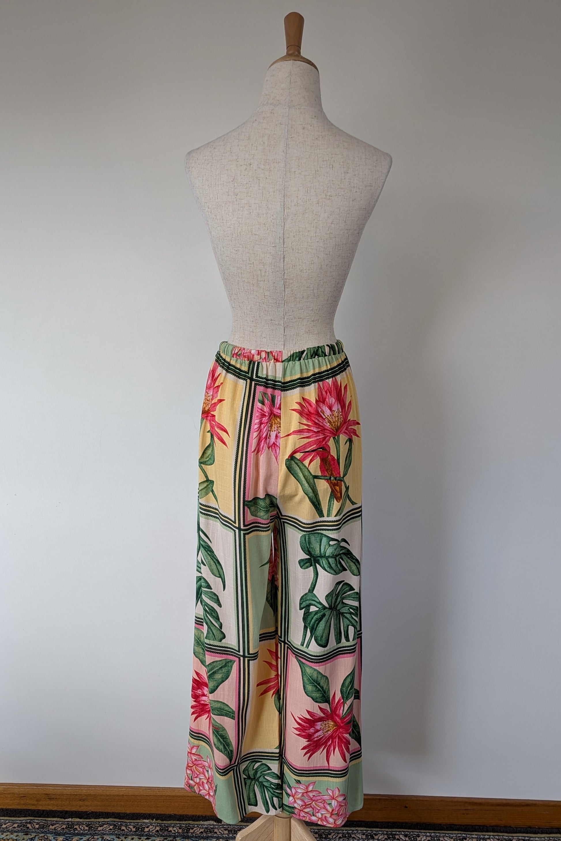 White Closet Paradise Pant Size 8 BNWT RRP $79.95