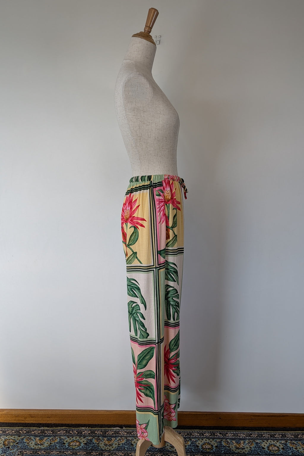 White Closet Paradise Pant Size 8 BNWT RRP $79.95