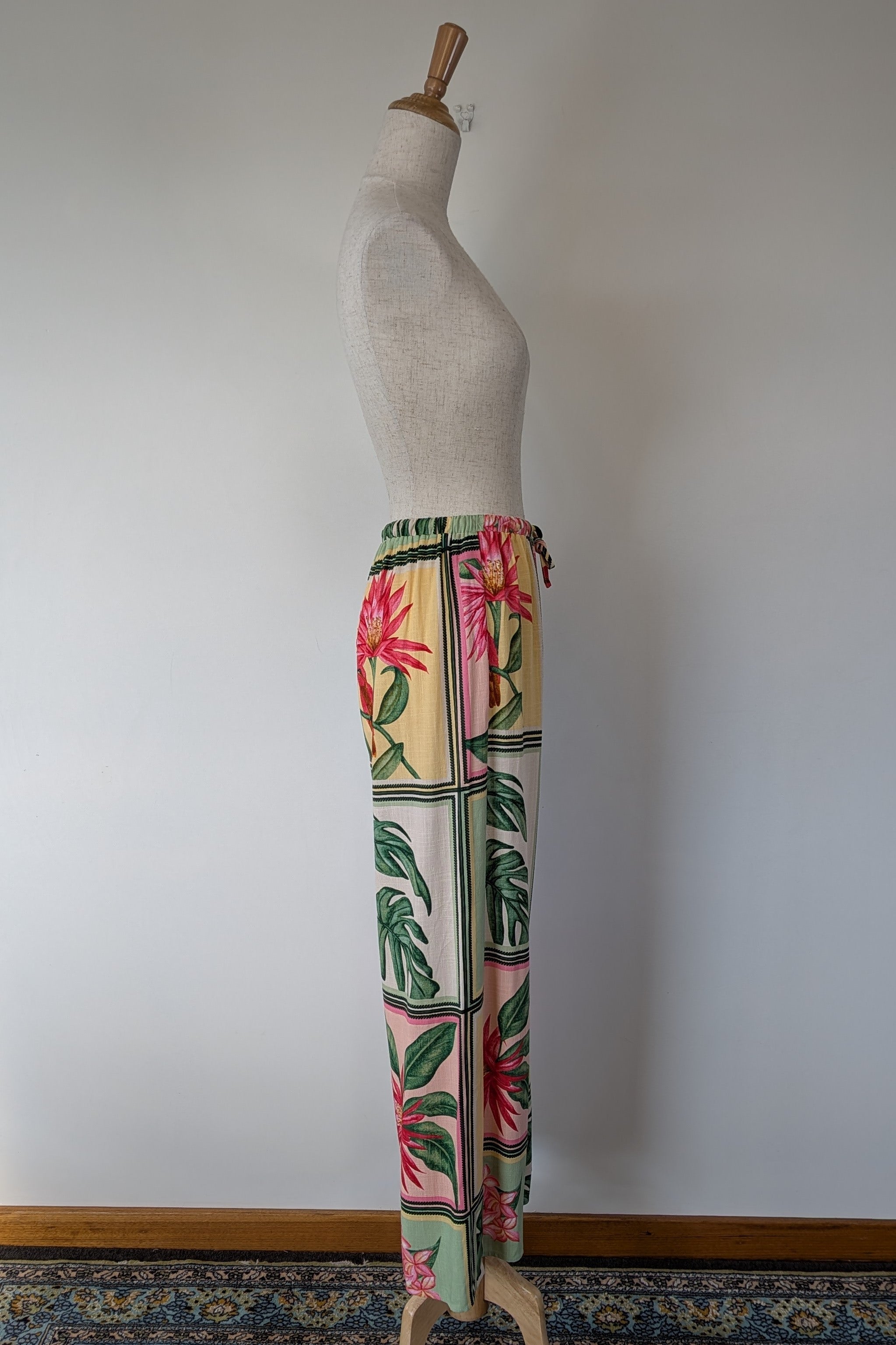 White Closet Paradise Pant Size 8 BNWT RRP $79.95