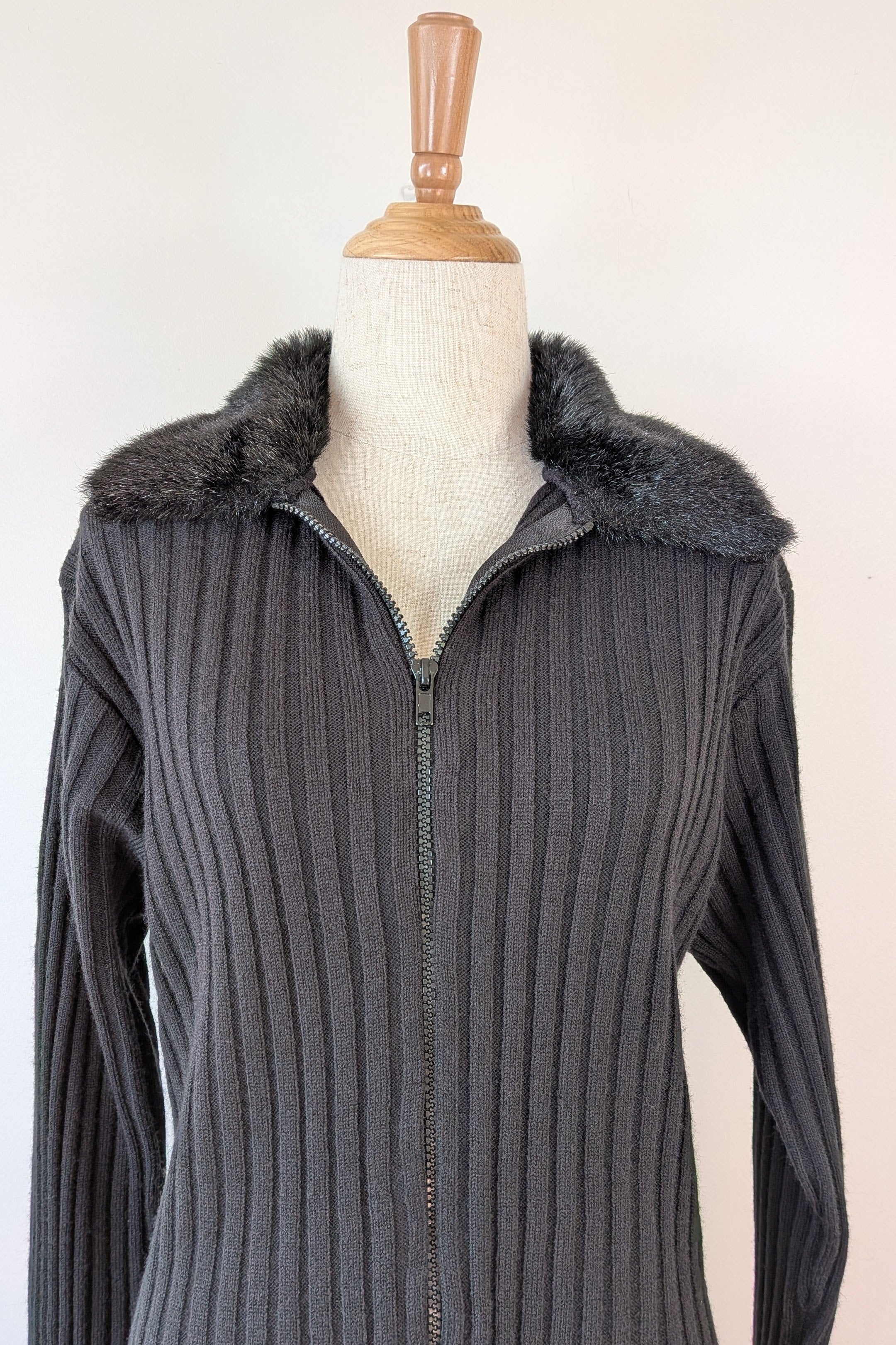 Vintage Y2K RAAM Black Zip Faux Fur Trim Cardigan Size L