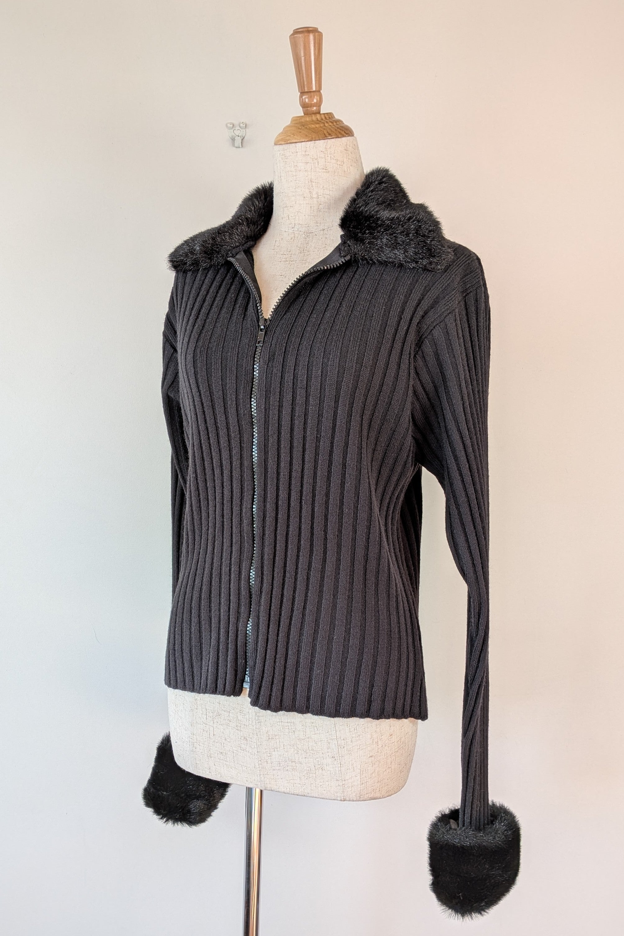 Vintage Y2K RAAM Black Zip Faux Fur Trim Cardigan Size L
