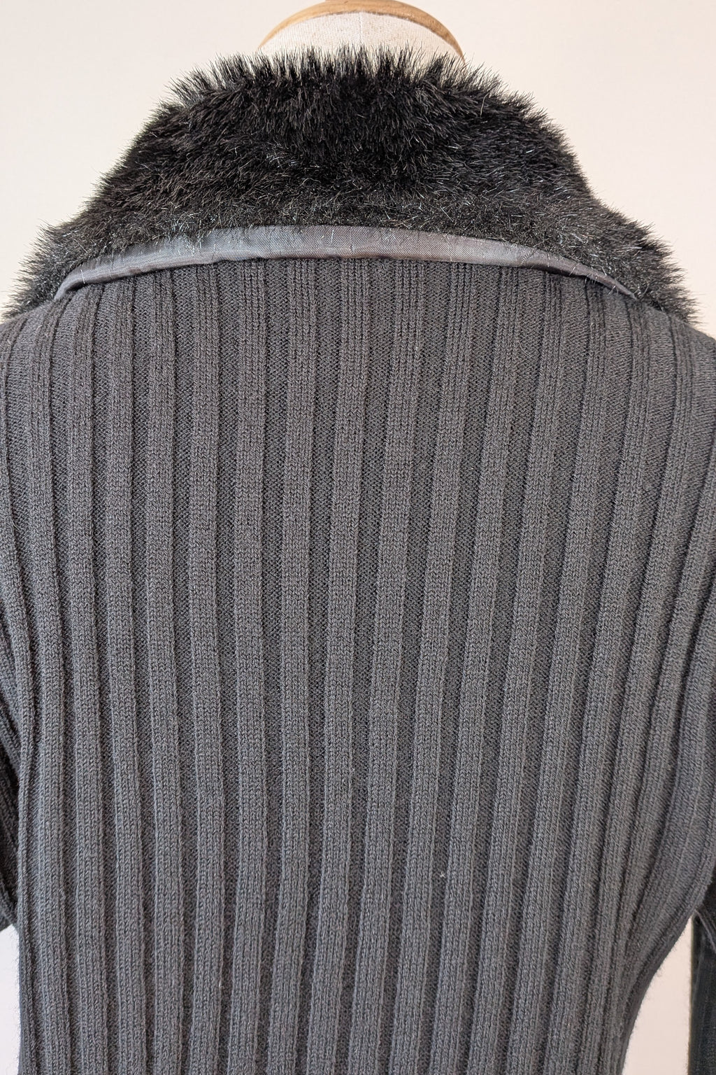 Vintage Y2K RAAM Black Zip Faux Fur Trim Cardigan Size L