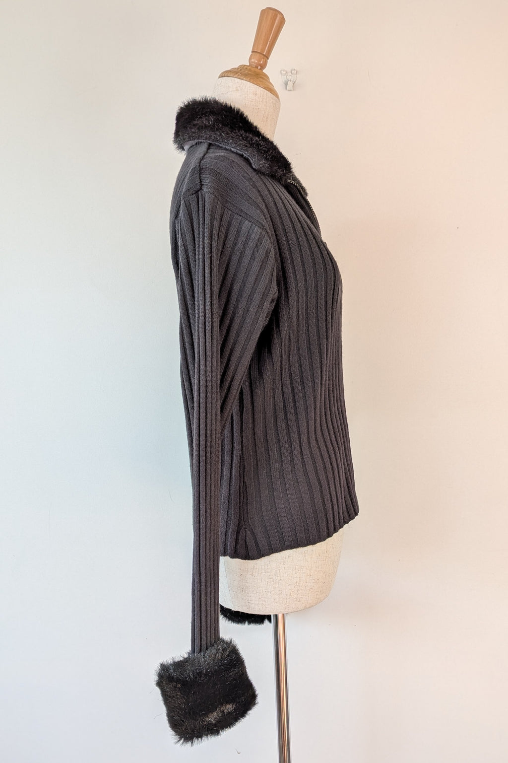 Vintage Y2K RAAM Black Zip Faux Fur Trim Cardigan Size L