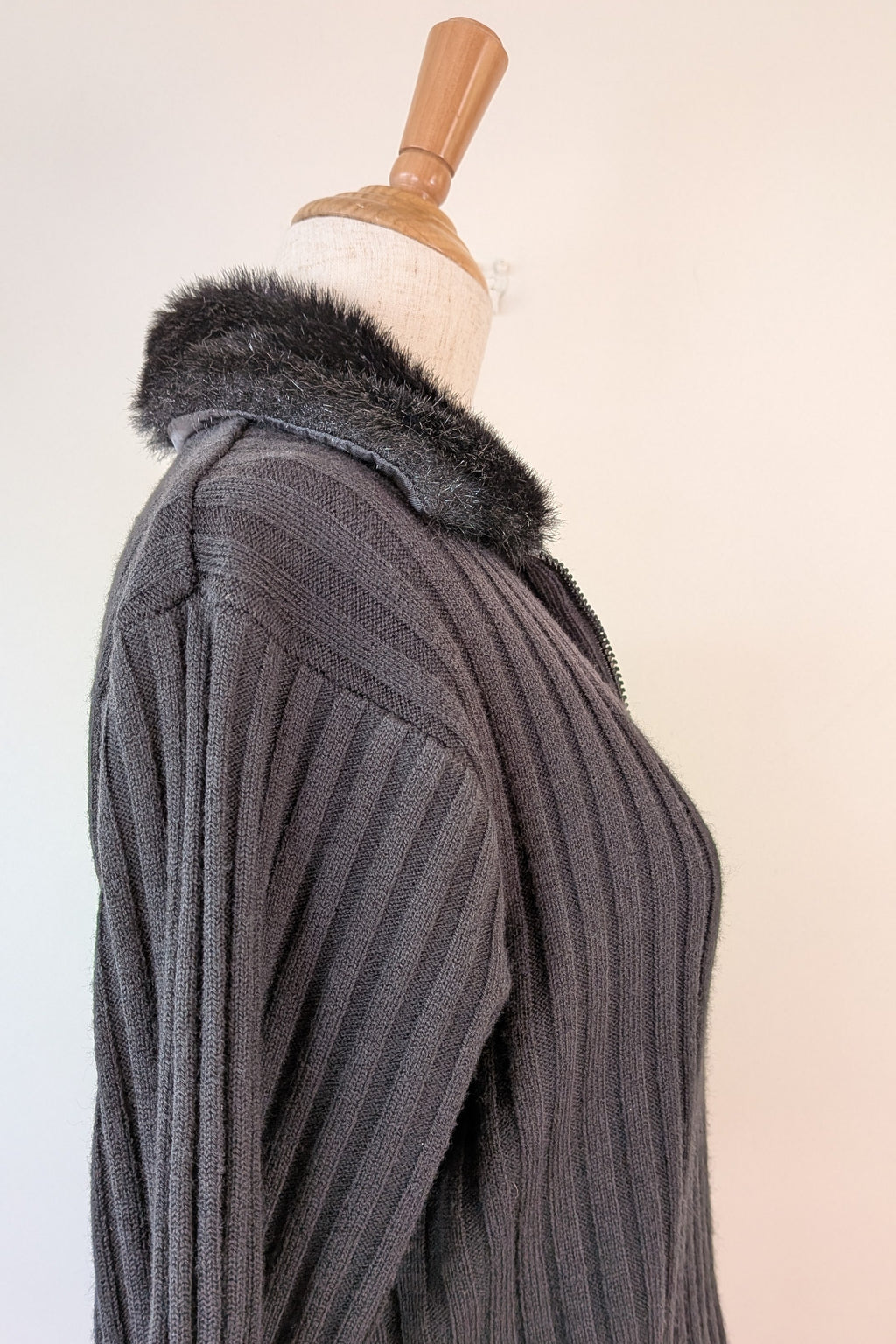 Vintage Y2K RAAM Black Zip Faux Fur Trim Cardigan Size L