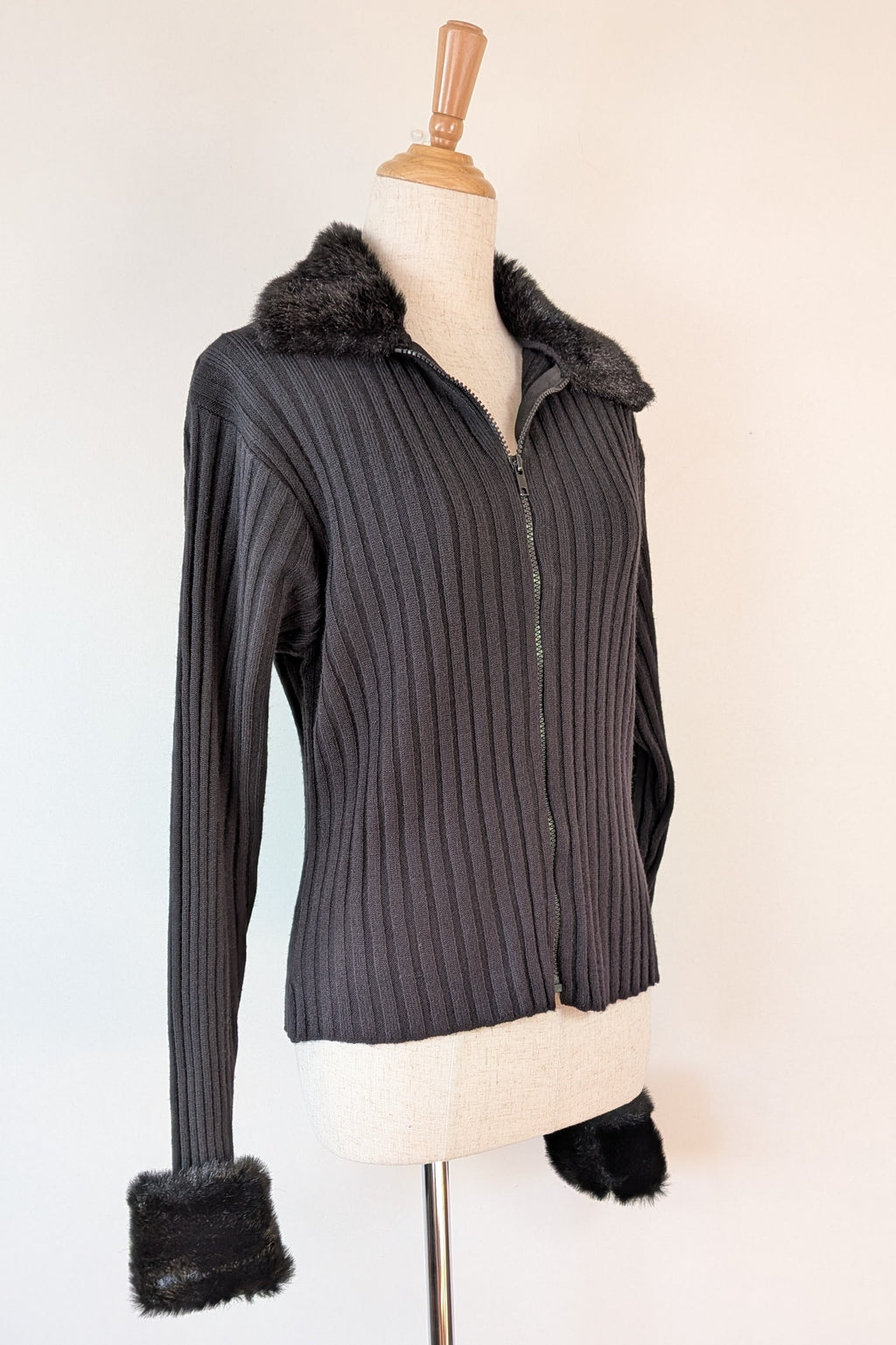 Vintage Y2K RAAM Black Zip Faux Fur Trim Cardigan Size L