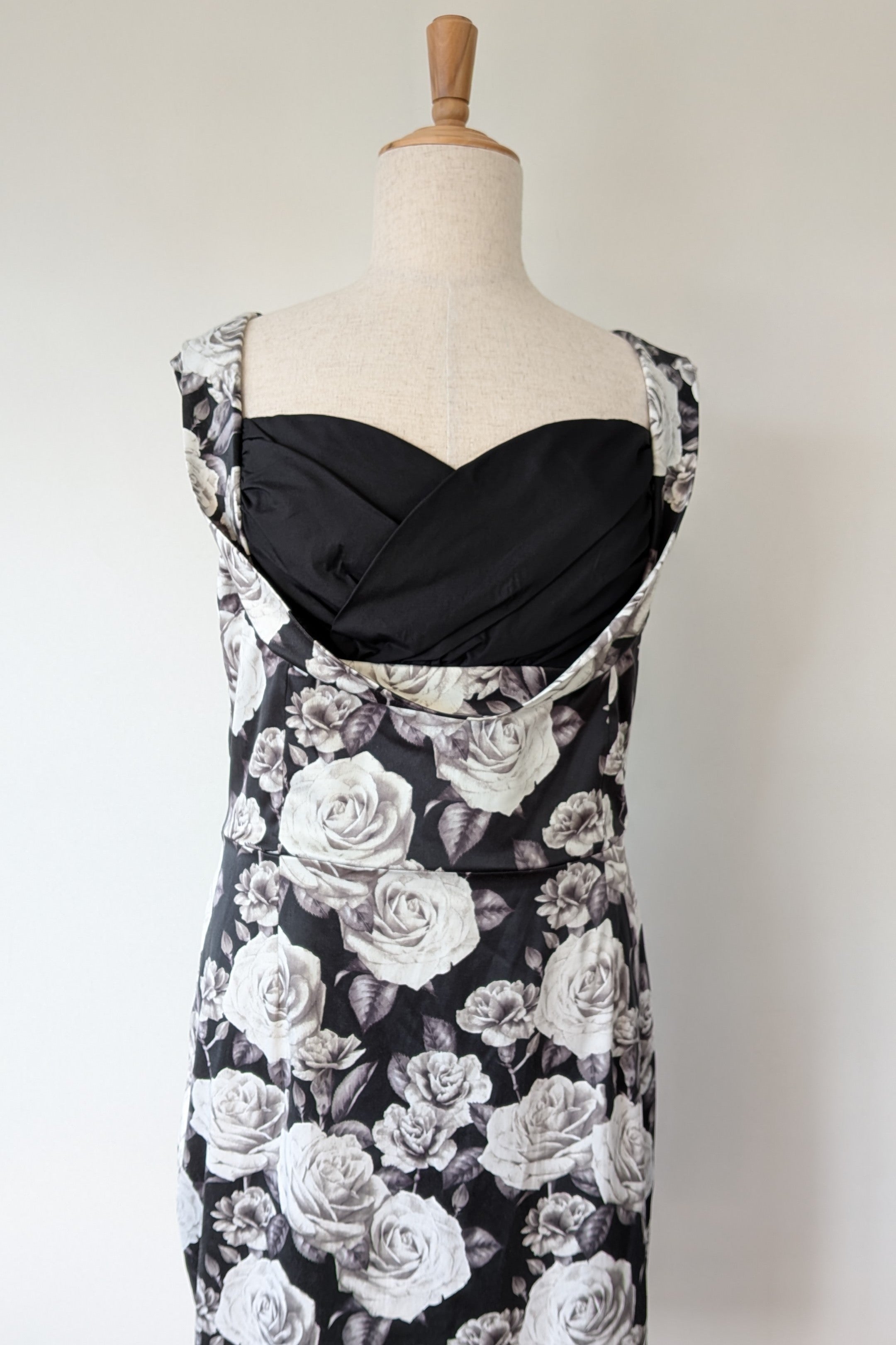 Lady Vintage London 1950s Monochrome Rose Pencil Wiggle Dress Size 18