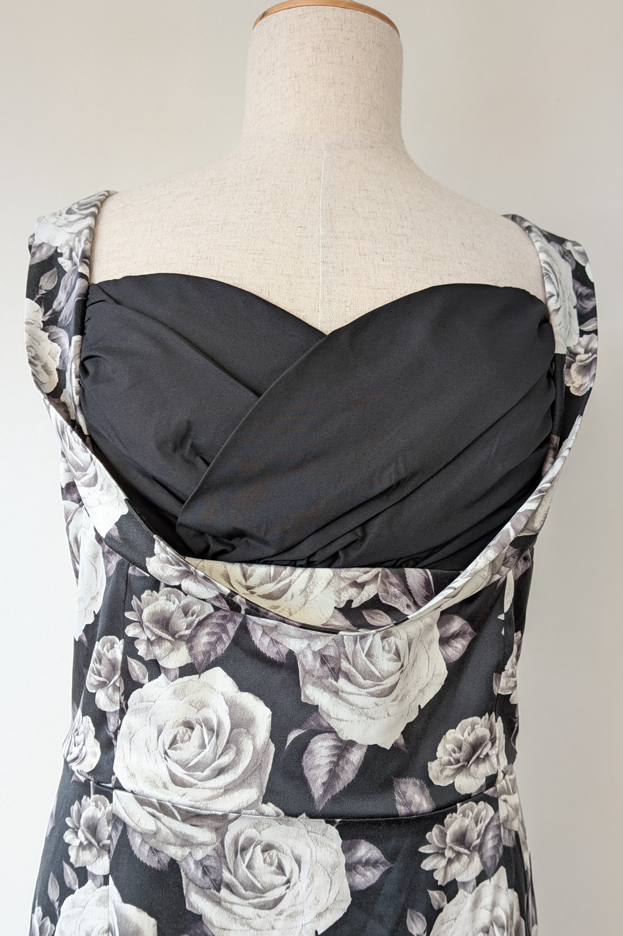 Lady Vintage London 1950s Monochrome Rose Pencil Wiggle Dress Size 18