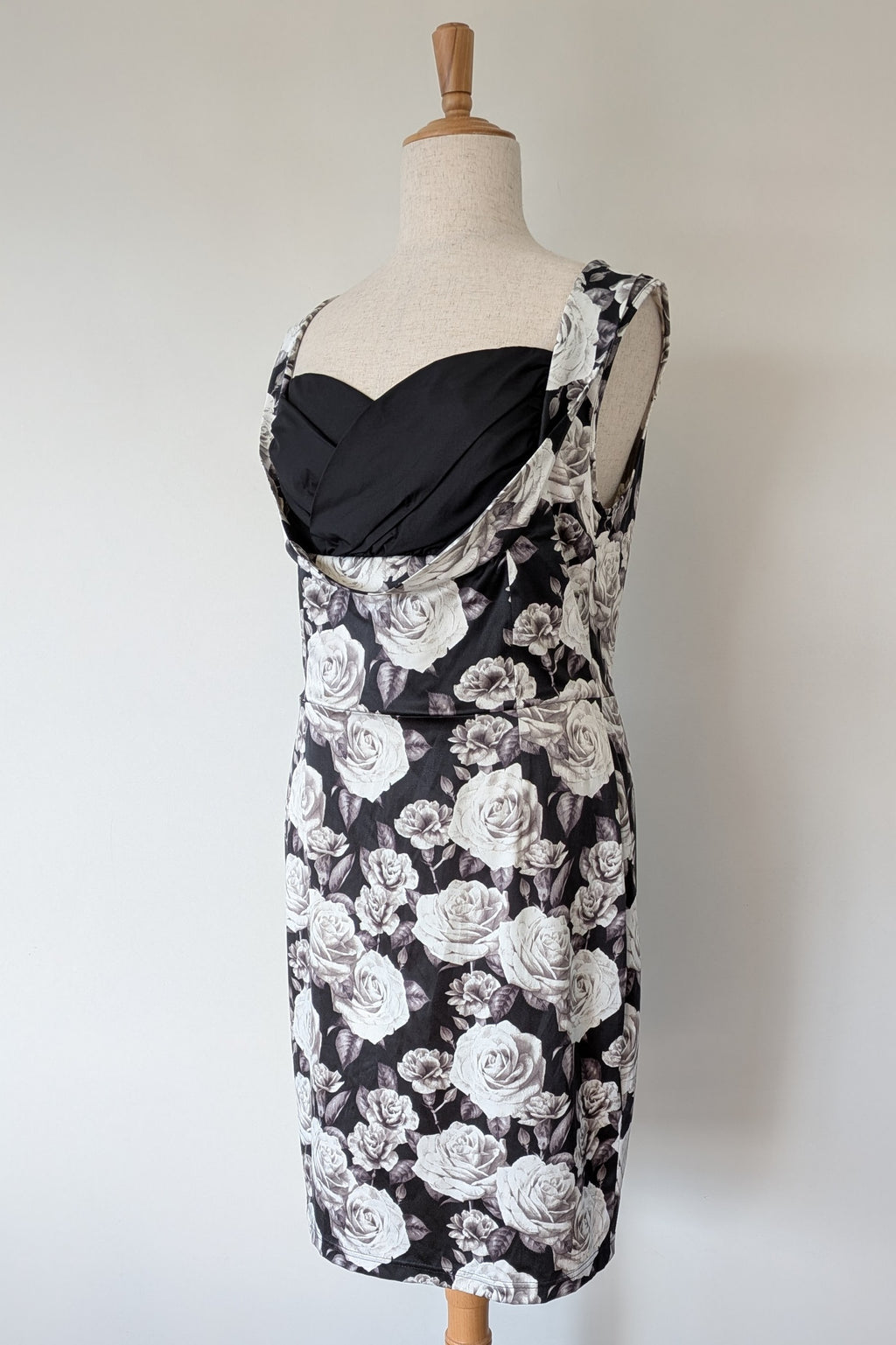 Lady Vintage London 1950s Monochrome Rose Pencil Wiggle Dress Size 18