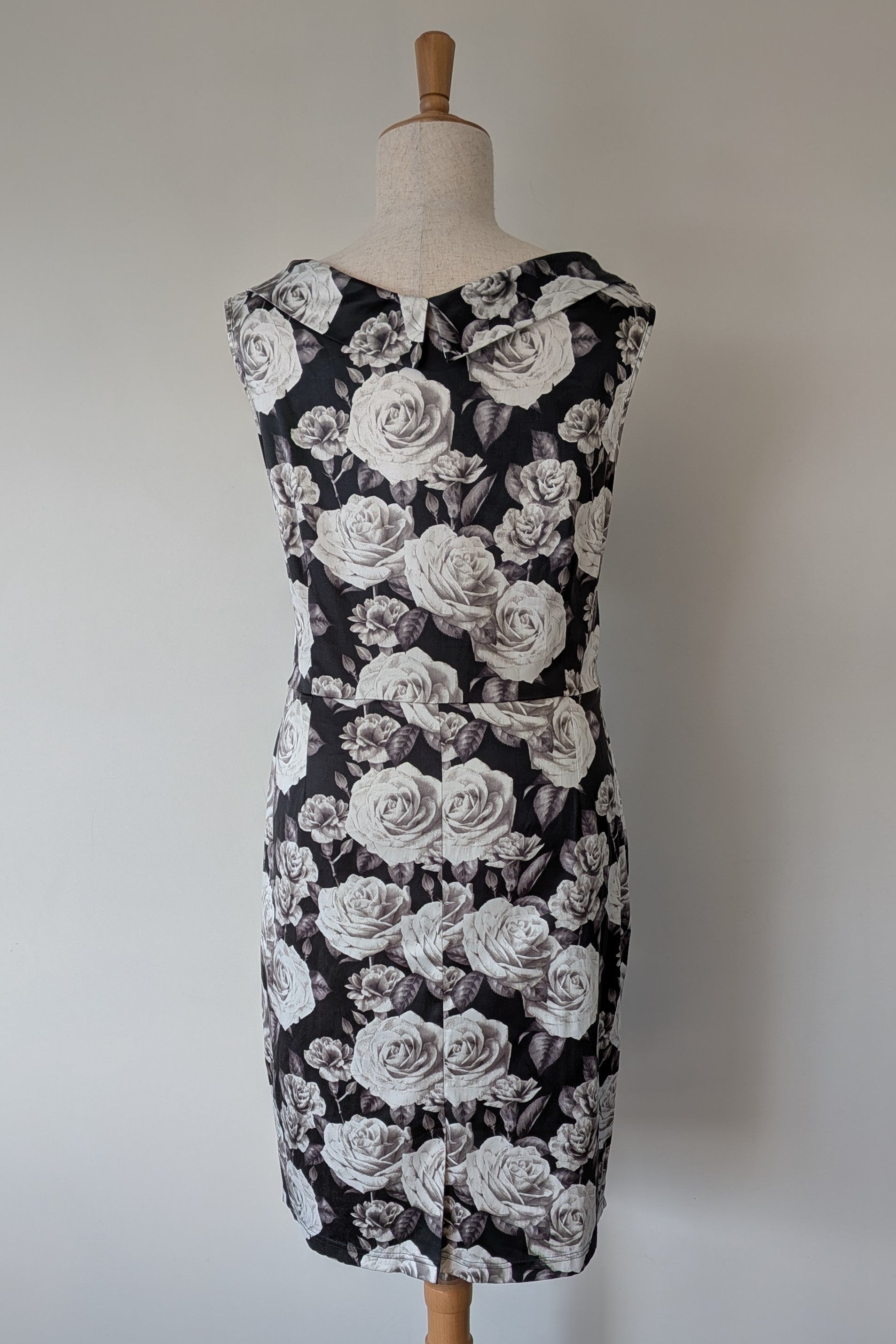Lady Vintage London 1950s Monochrome Rose Pencil Wiggle Dress Size 18