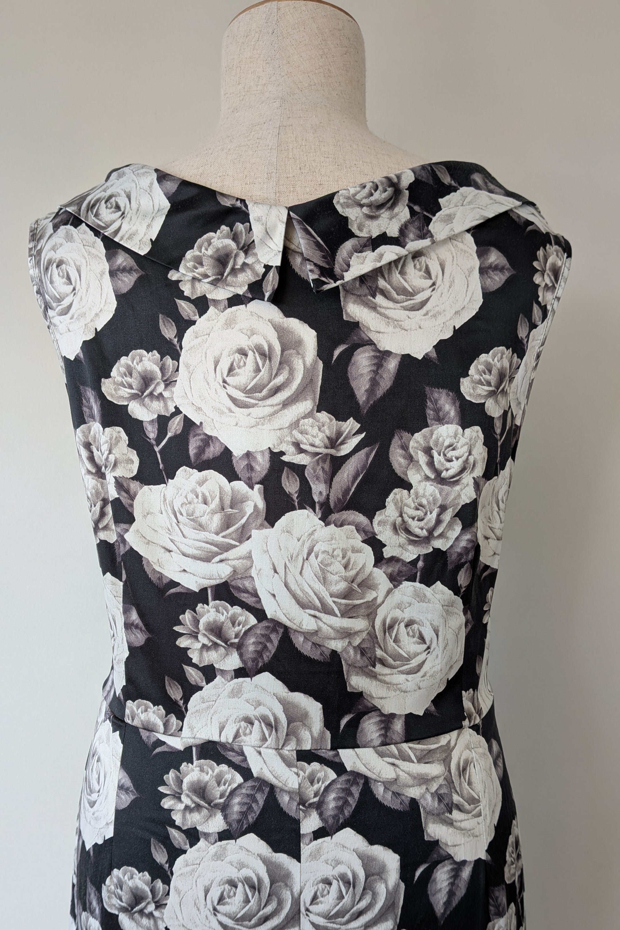 Lady Vintage London 1950s Monochrome Rose Pencil Wiggle Dress Size 18