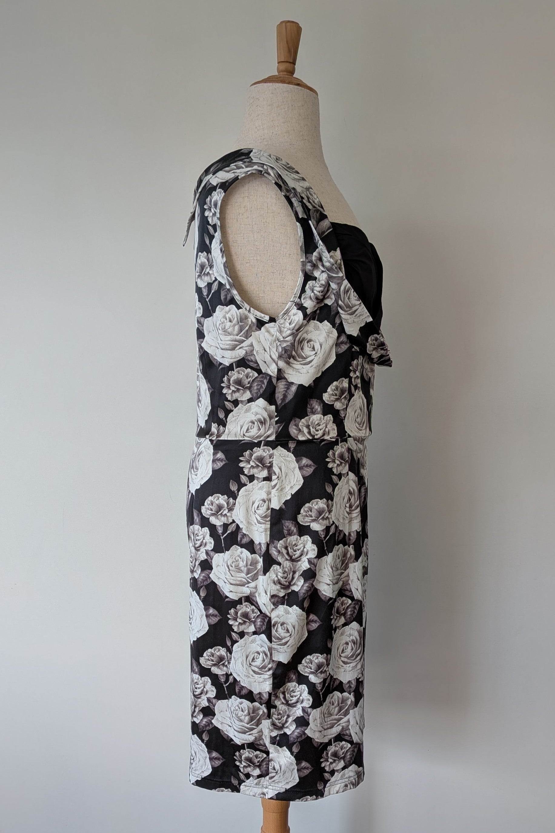 Lady Vintage London 1950s Monochrome Rose Pencil Wiggle Dress Size 18