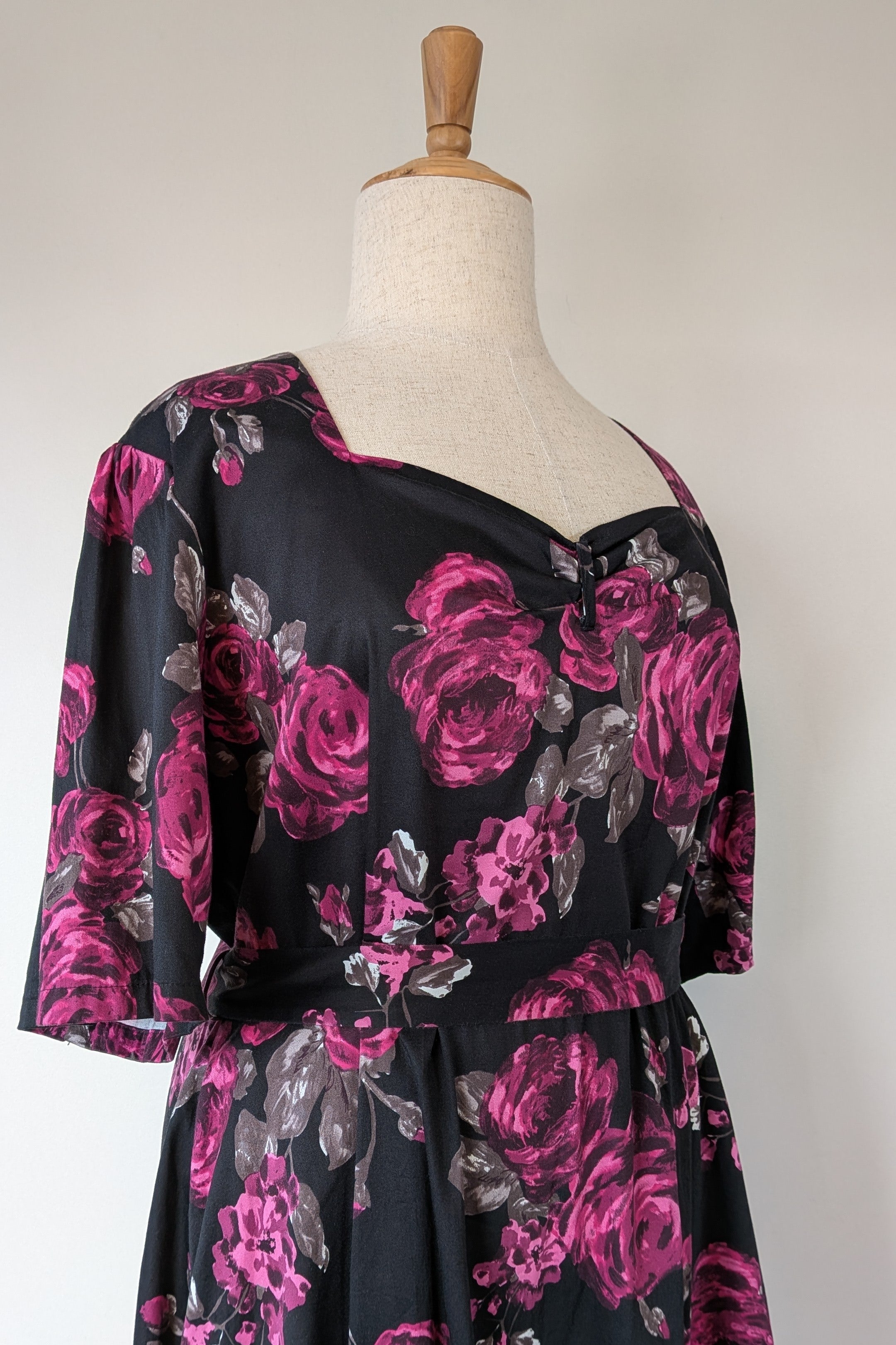 Lady Voluptuous Deep Purple Rose Retro Swing Dress Size 30