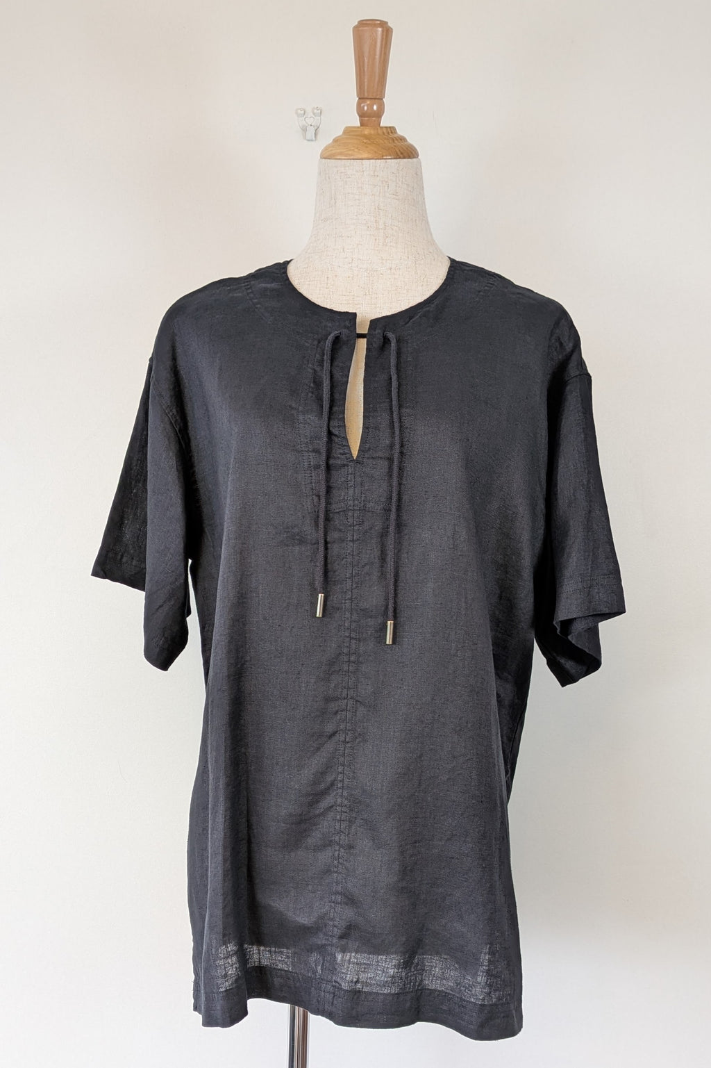 Commonry The Linen Short Sleeve Tunic Top in Black Size 10