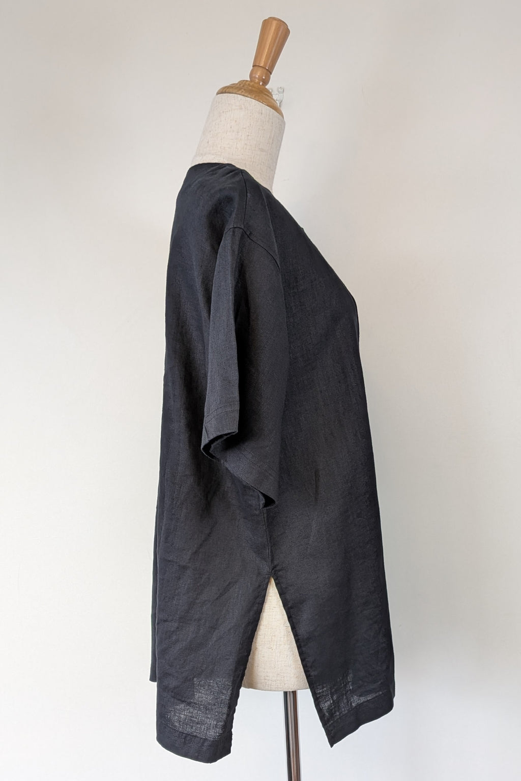 Commonry The Linen Short Sleeve Tunic Top in Black Size 10