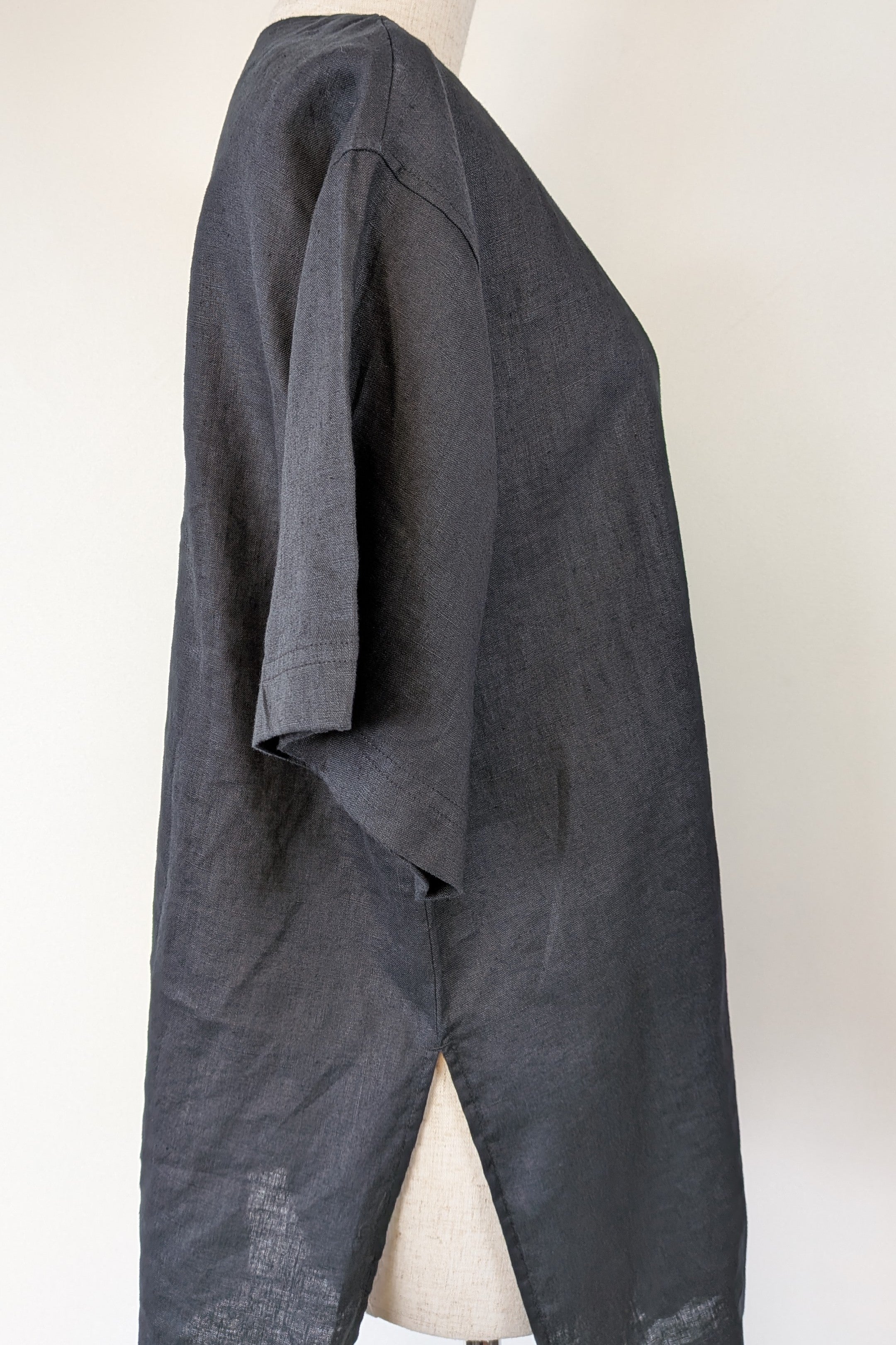 Commonry The Linen Short Sleeve Tunic Top in Black Size 10