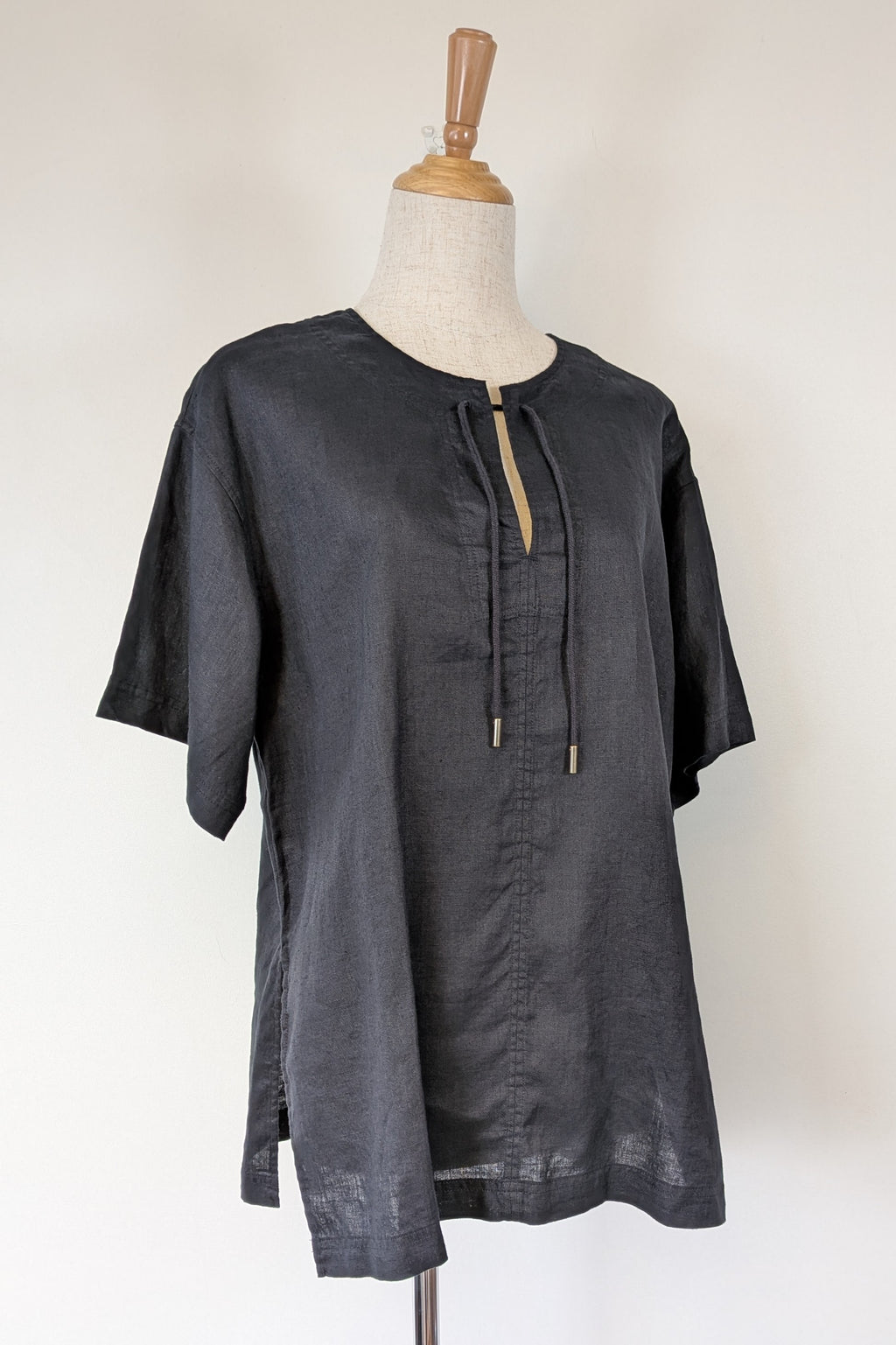 Commonry The Linen Short Sleeve Tunic Top in Black Size 10