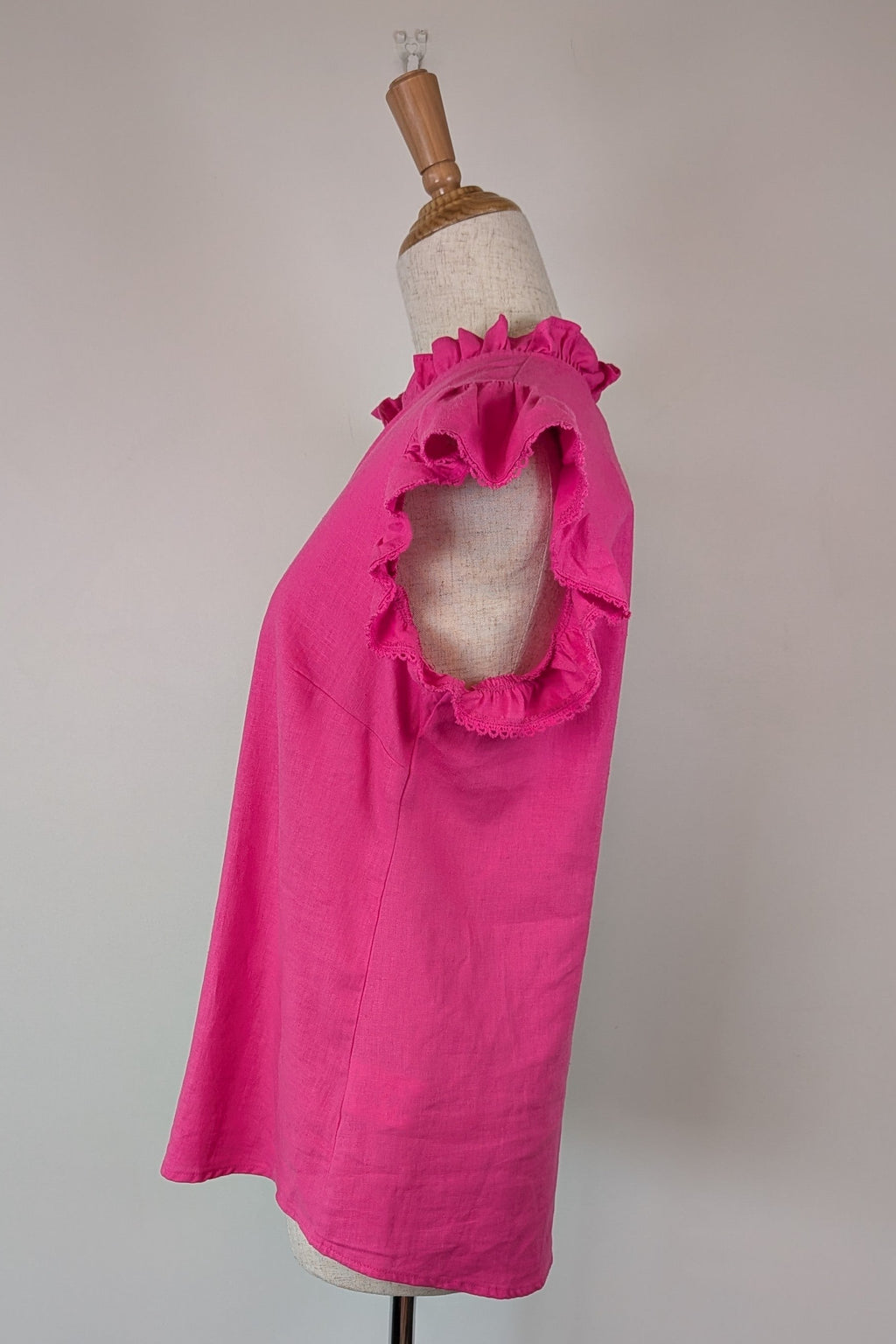 Liz Jordan Ruffle Sleeve Linen Top in Raspberry Rose Size 8 BNWT RRP $89.99