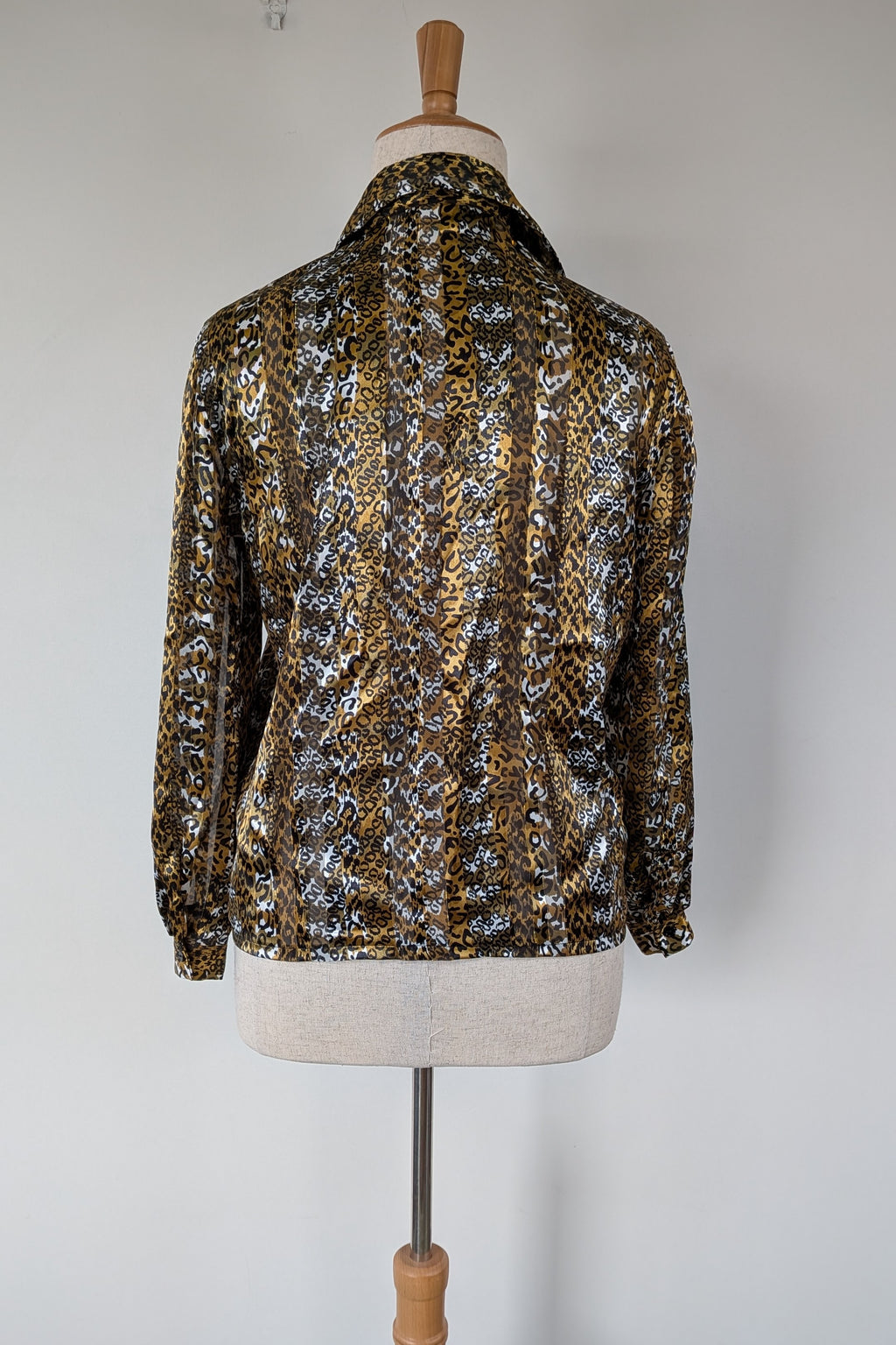 Vintage 90s Talkabout Leopard Print Shirt Size L
