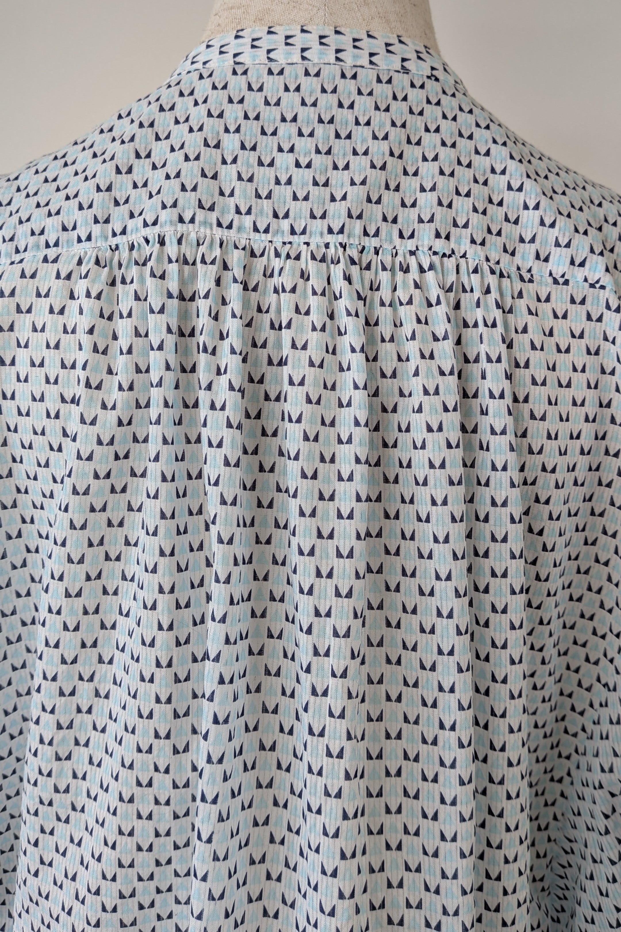 Country Road Blue Geometric Cotton Puff Sleeve Shirt Size S