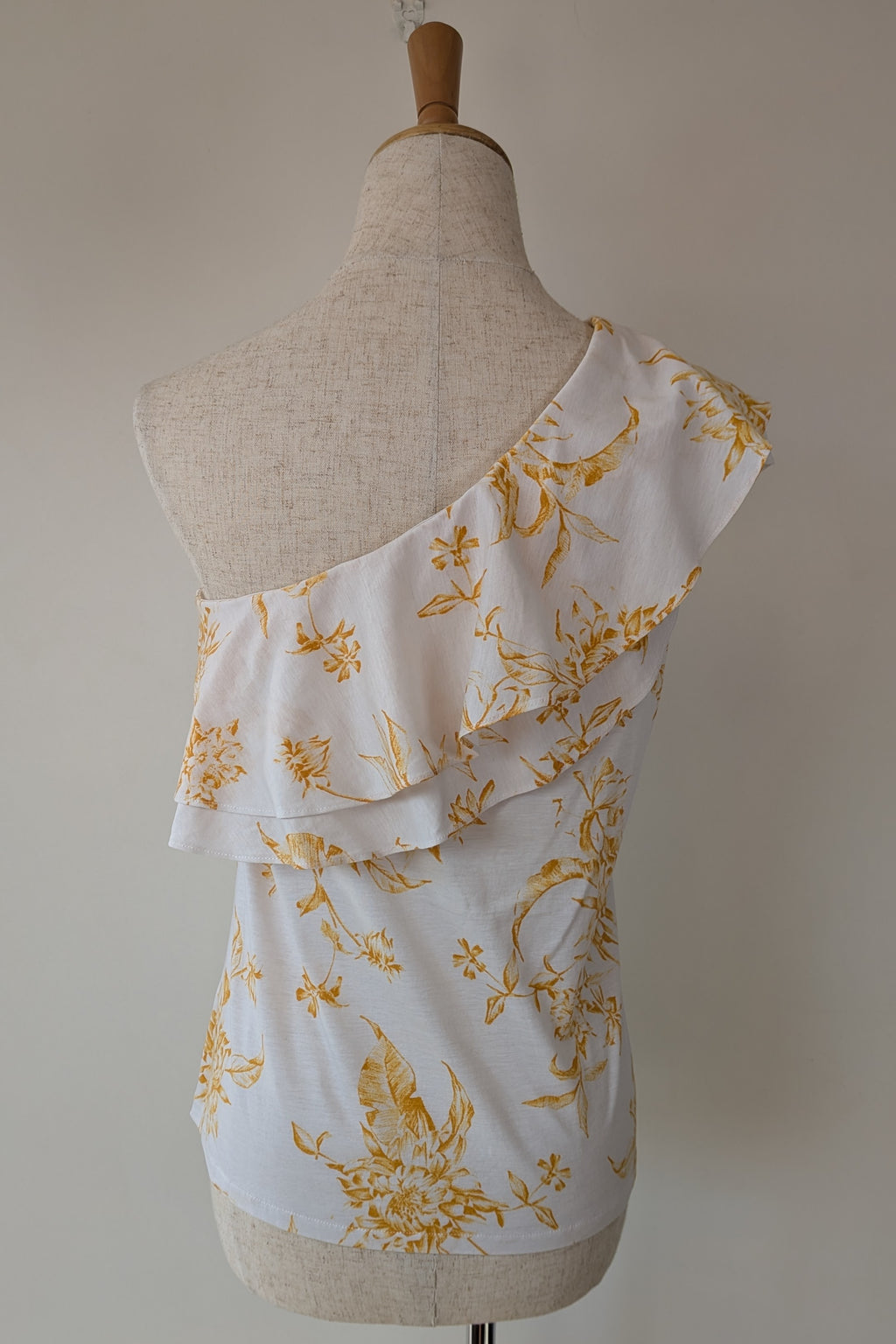 Witchery One Shoulder Ruffle Yellow Floral Top Size XS
