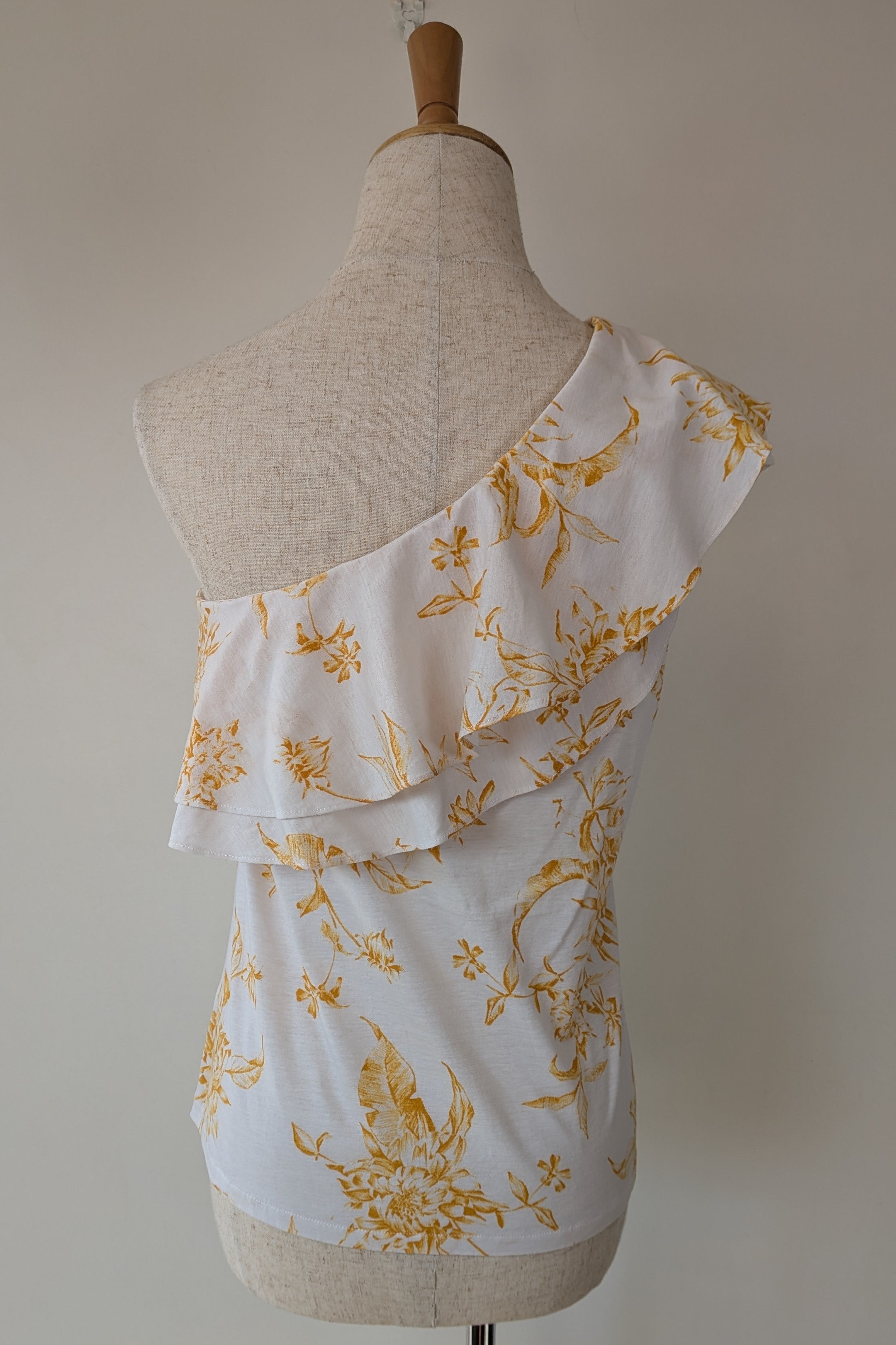 Witchery One Shoulder Ruffle Yellow Floral Top Size XS
