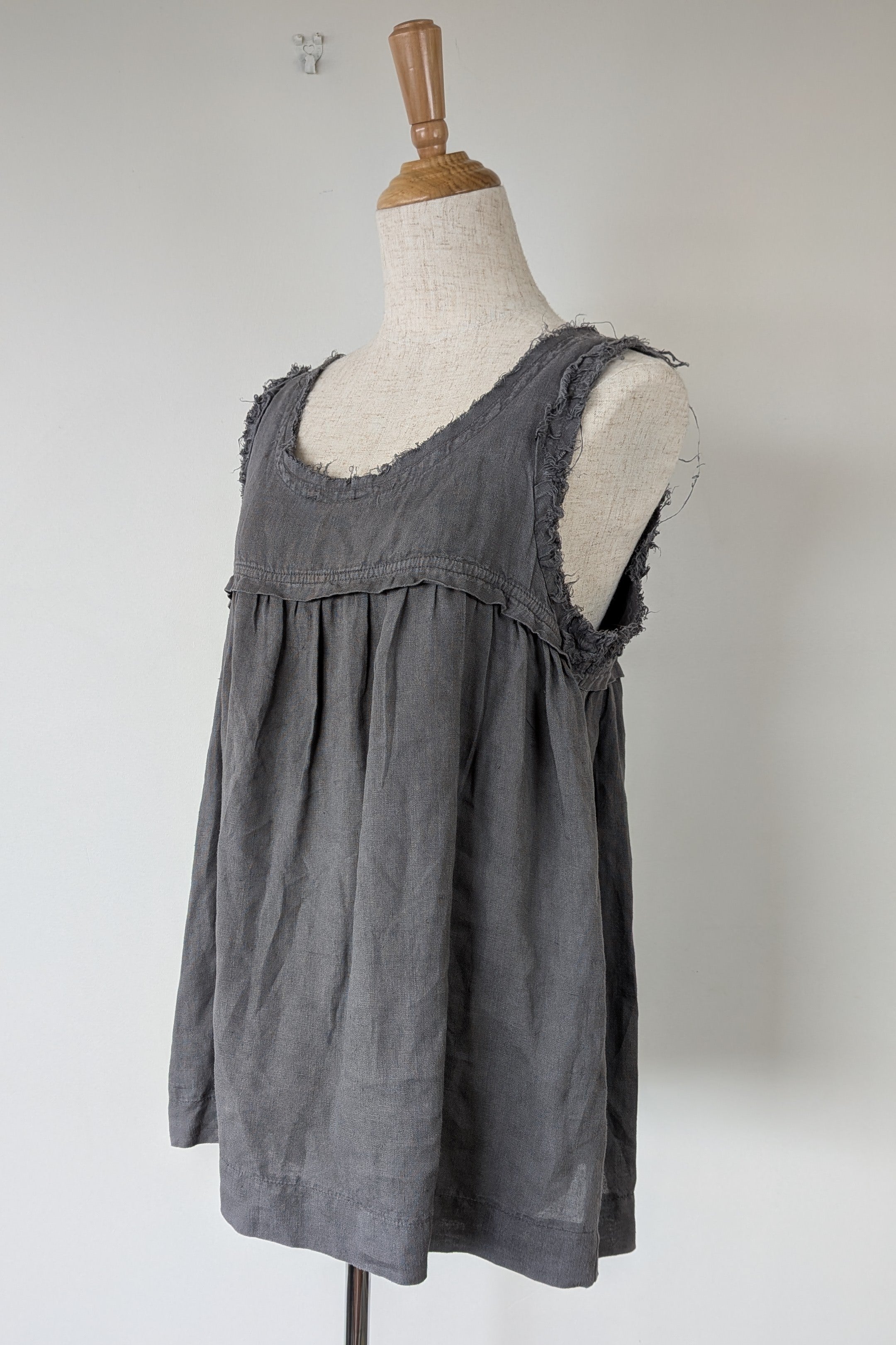 Montaigne Grey Pur Frayed Singlet Top in Linen Size S